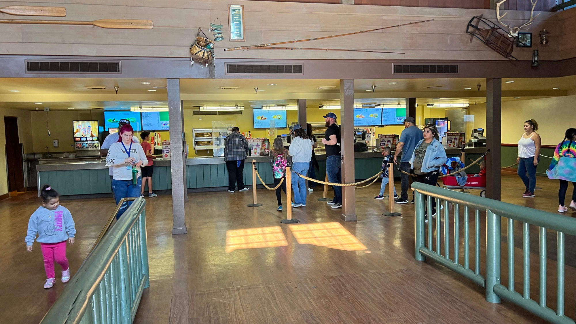 Grizzly Creek Lodge Inside