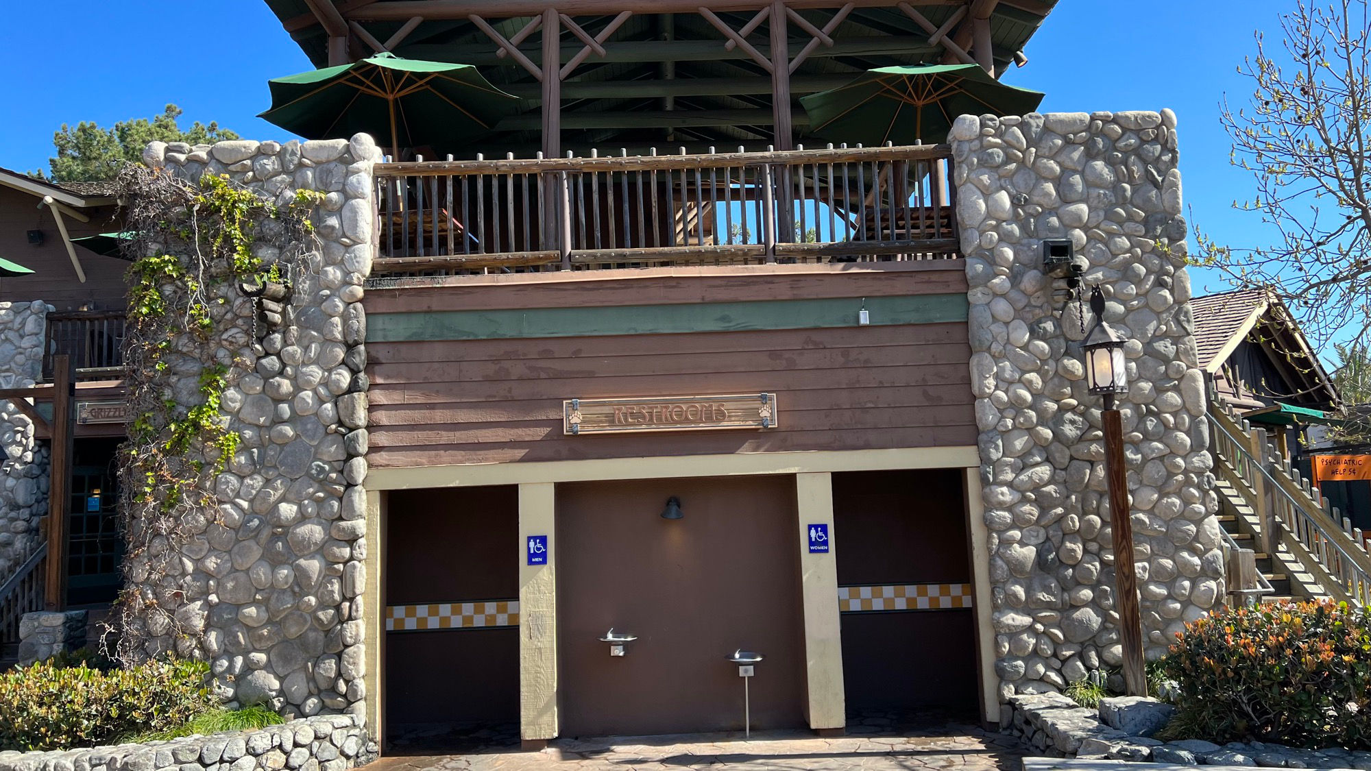 Grizzly Creek Lodge Restroom