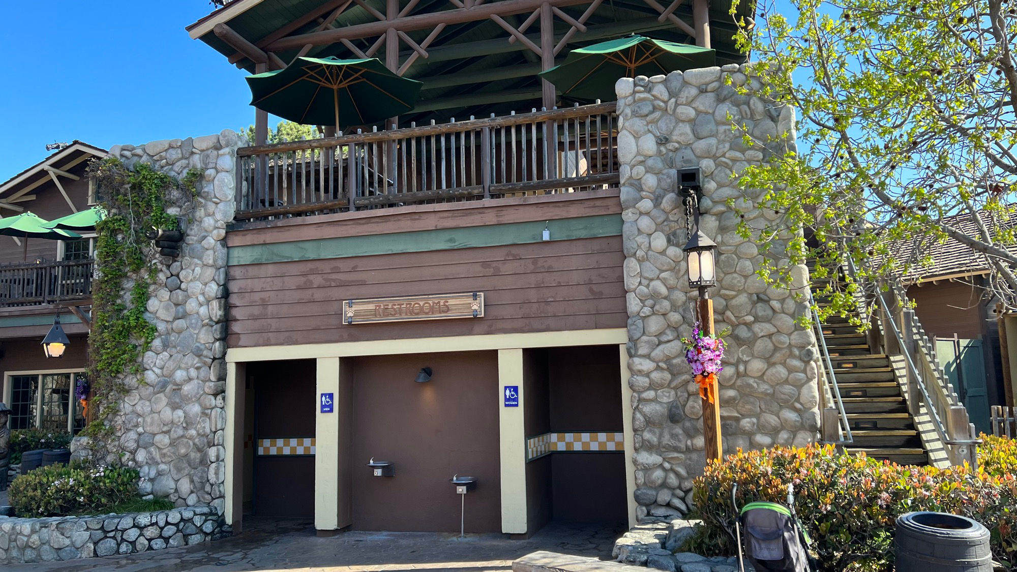 Grizzly Creek Lodge Restroom