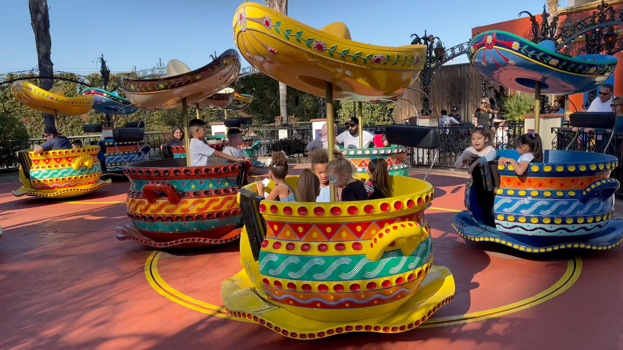 Knott's Berry Farm Hat Dance Ride