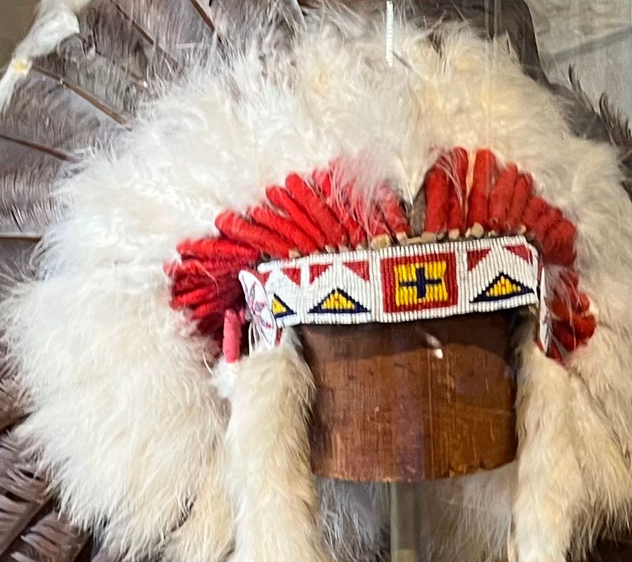 Cheyenne Headdress & Clothes