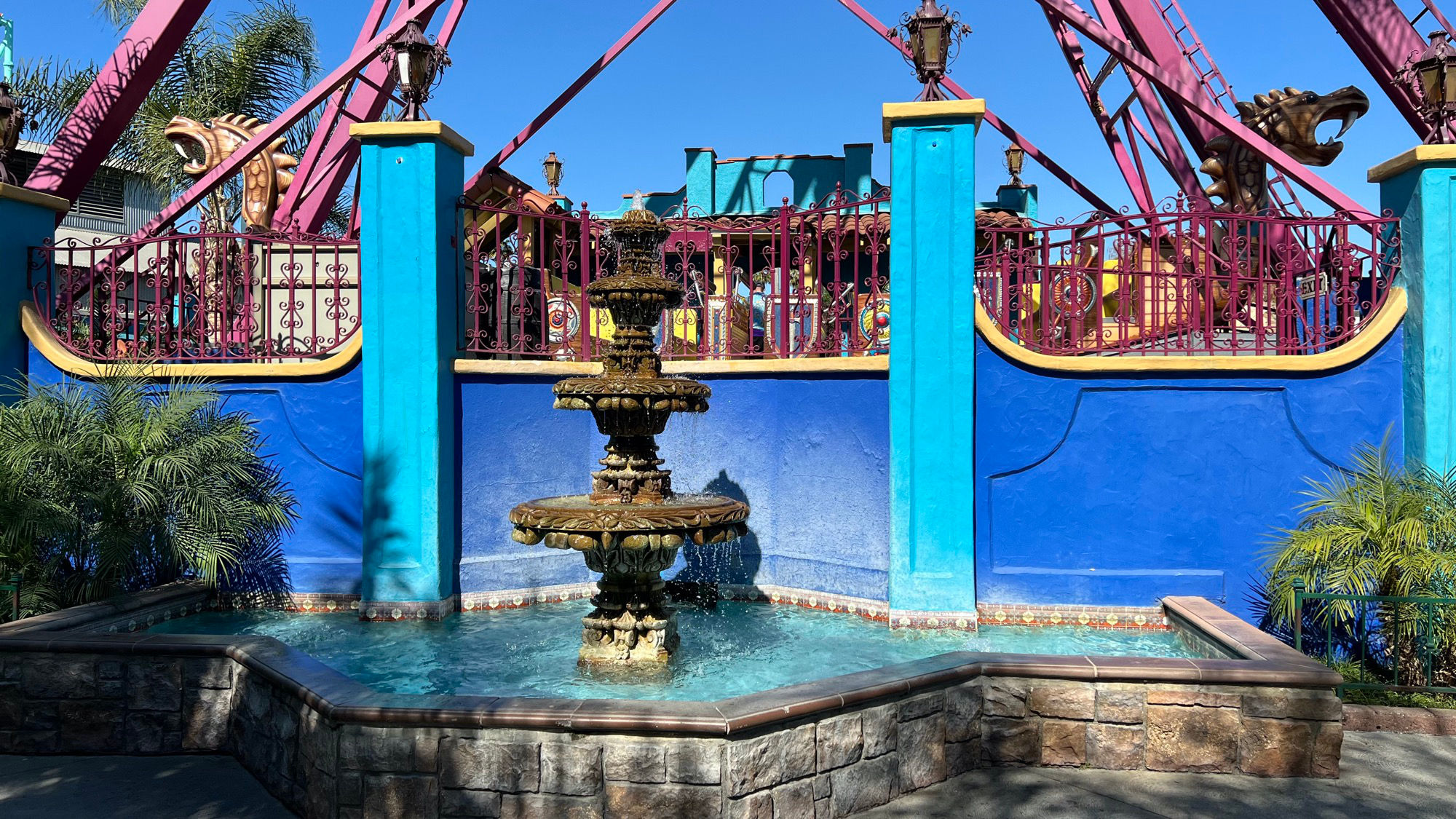 Knott's Berry Farm Dragon Swing Fountain