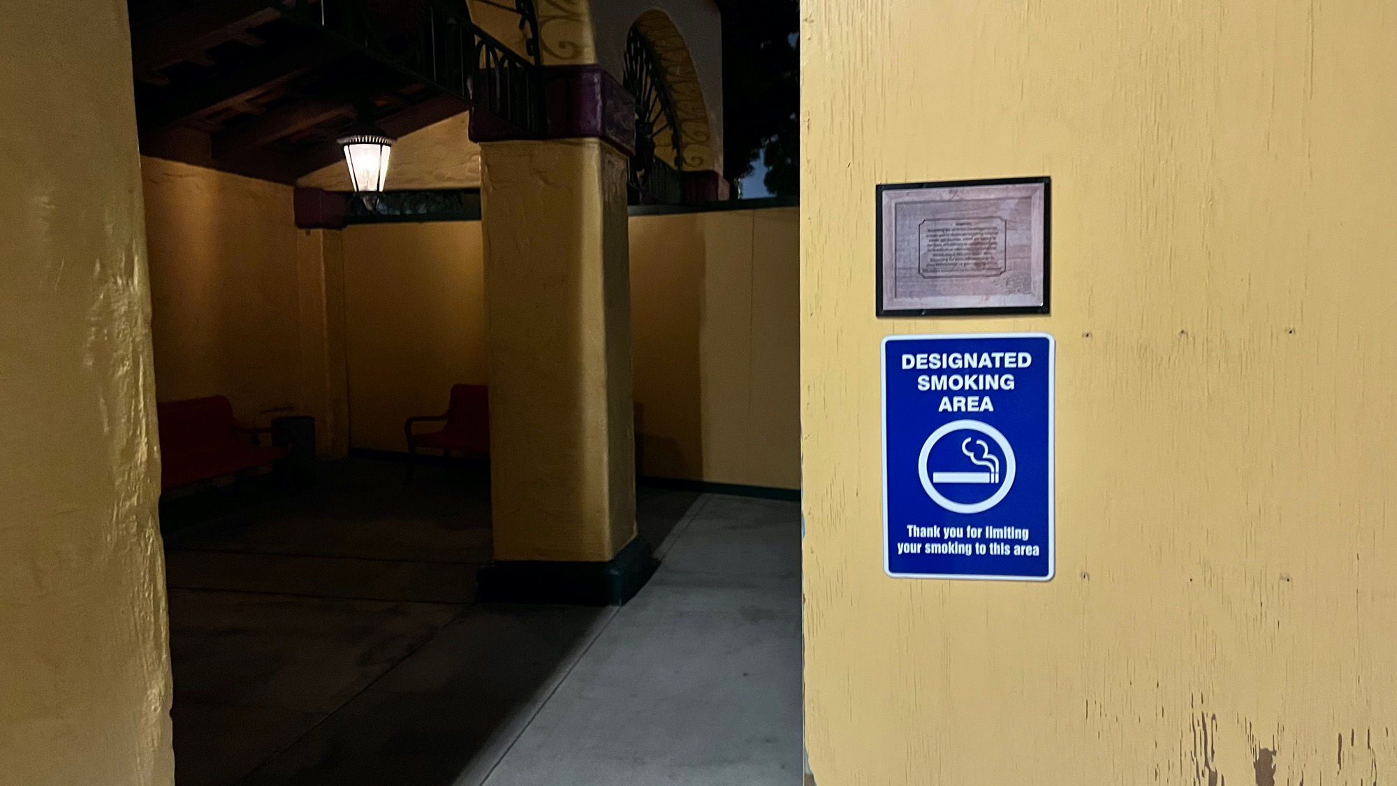 Exit Smoking Area Knott's Berry Farm Smoking Area near the Exit