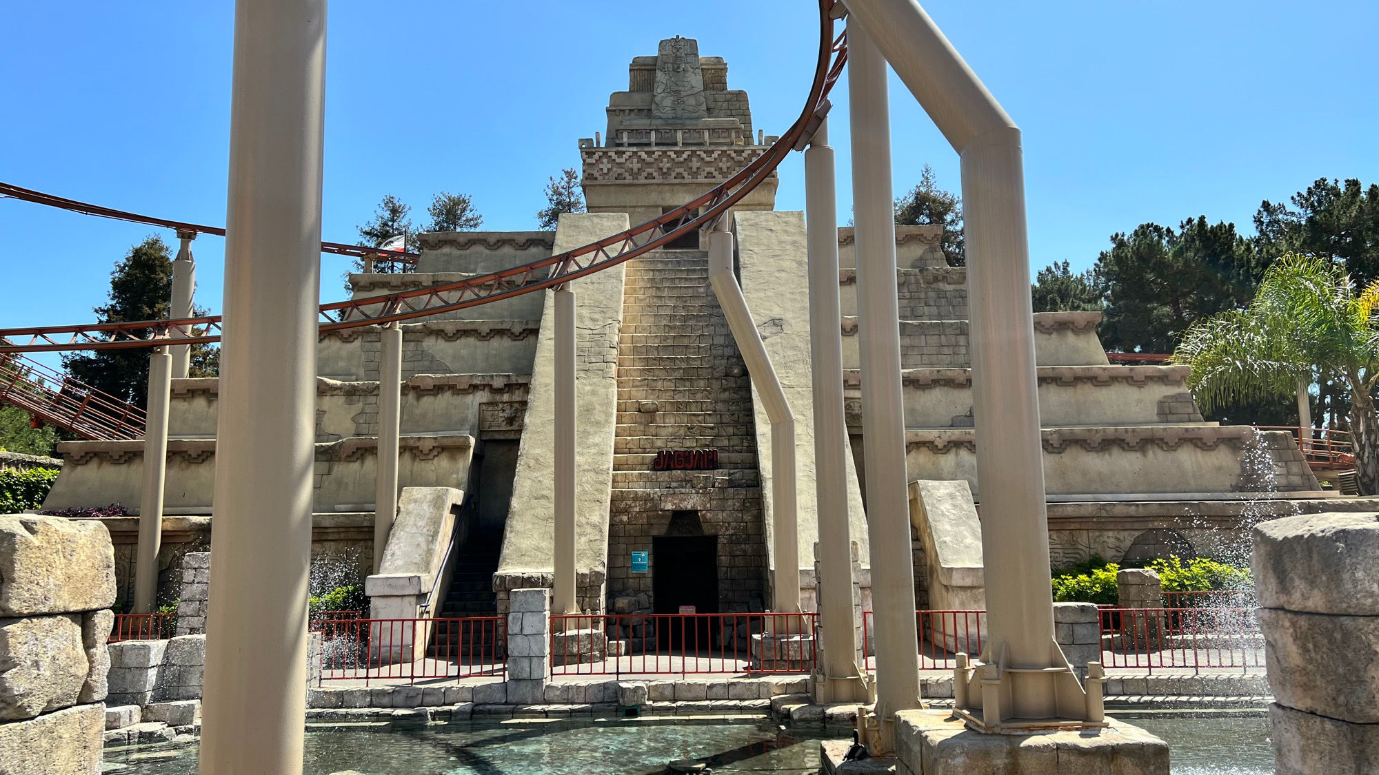 Front Knott's Berry Farm Jaguar Front