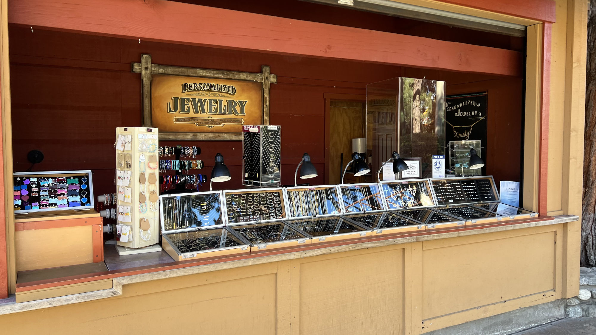 Personalized jewelry store online
