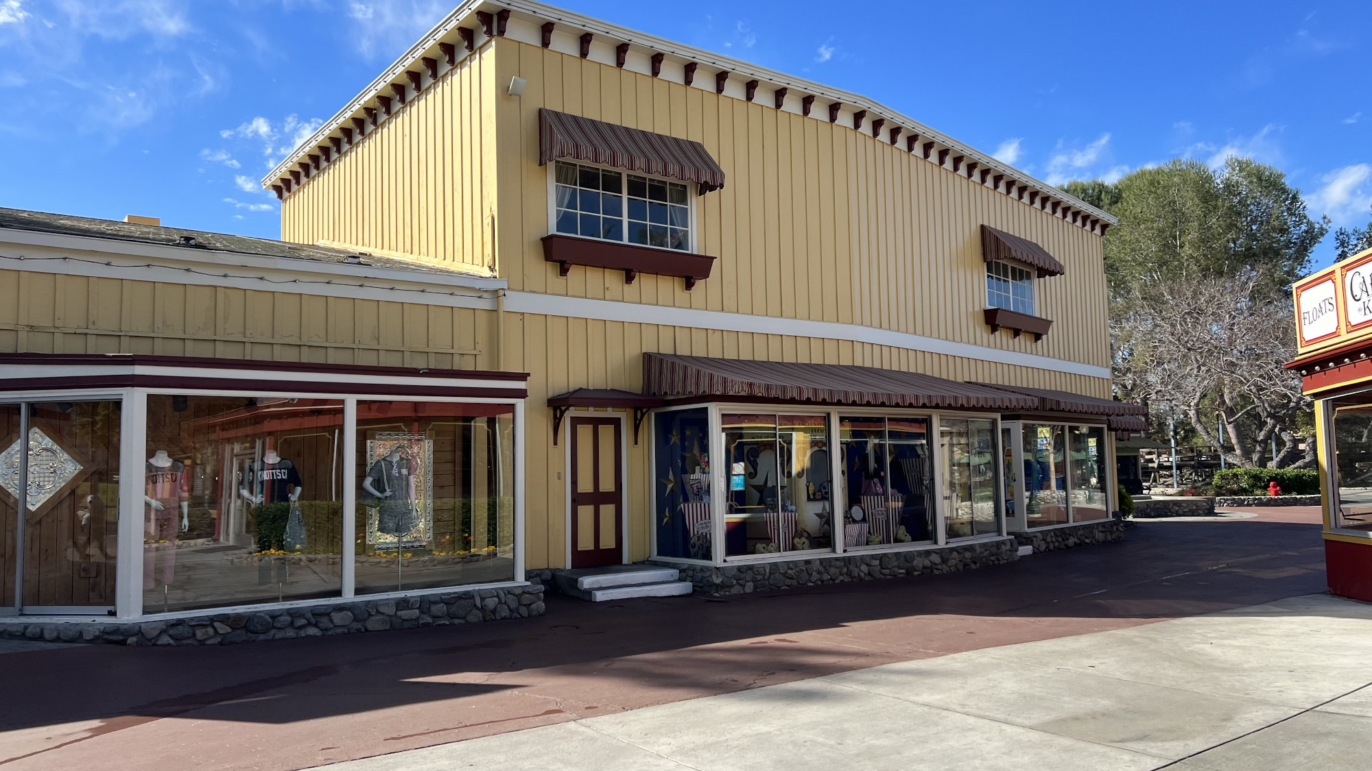 Virginia's Gift Shop Building Knott's Berry Farm