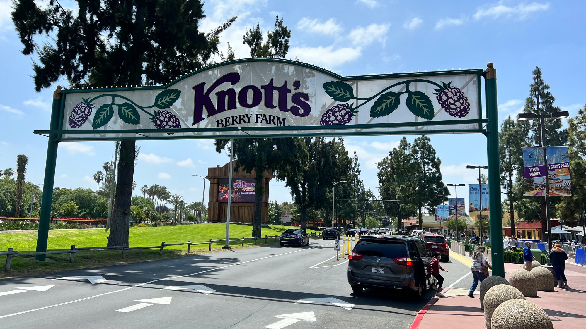Knott's Berry Farm Welcome