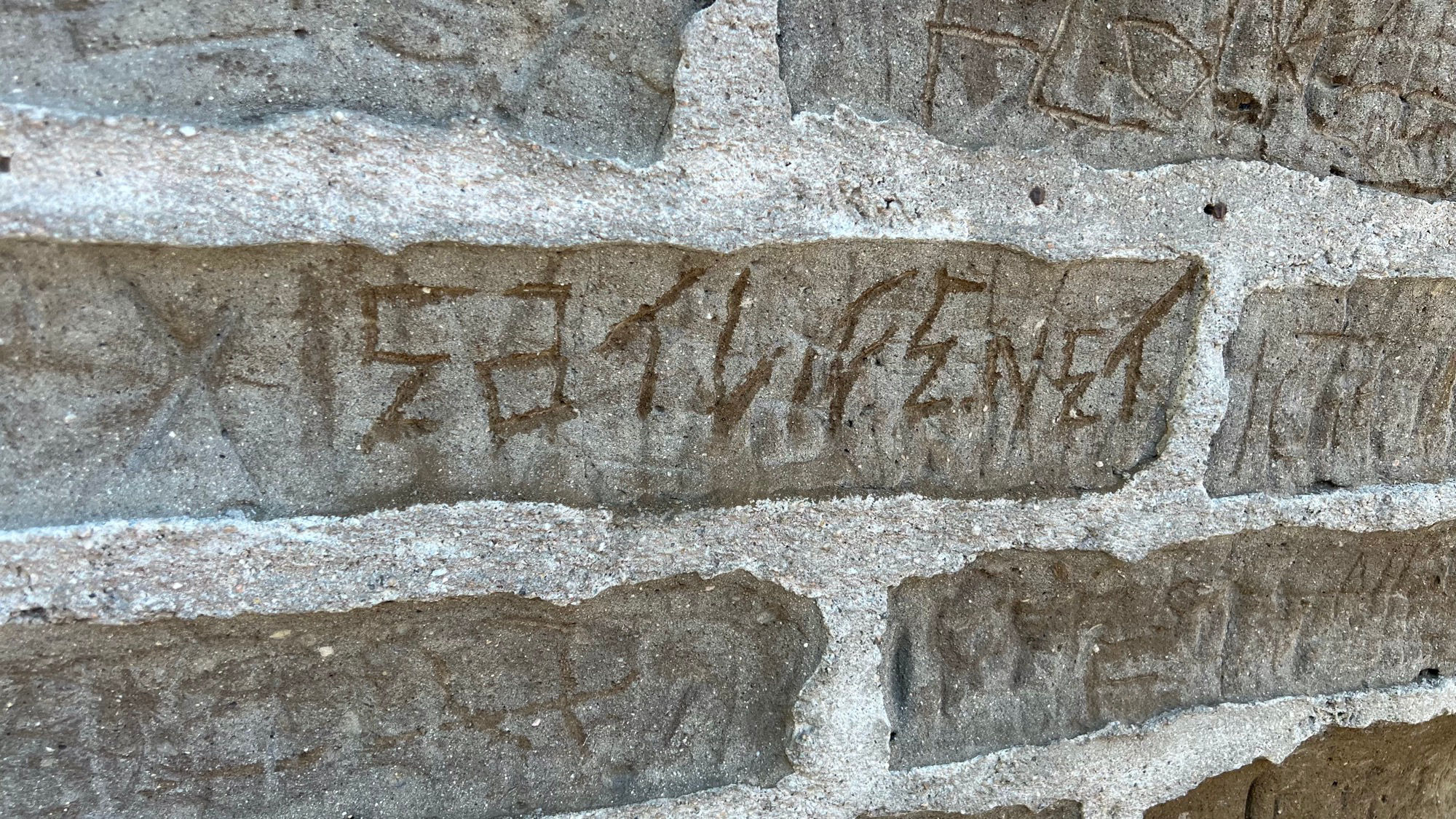 Eat Life Brick