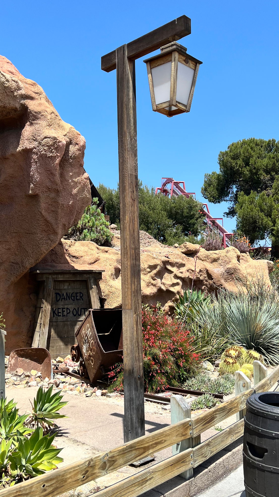 Near the Timber Mountain Log Ride Lamp Post near the Timber Mountain Log Ride