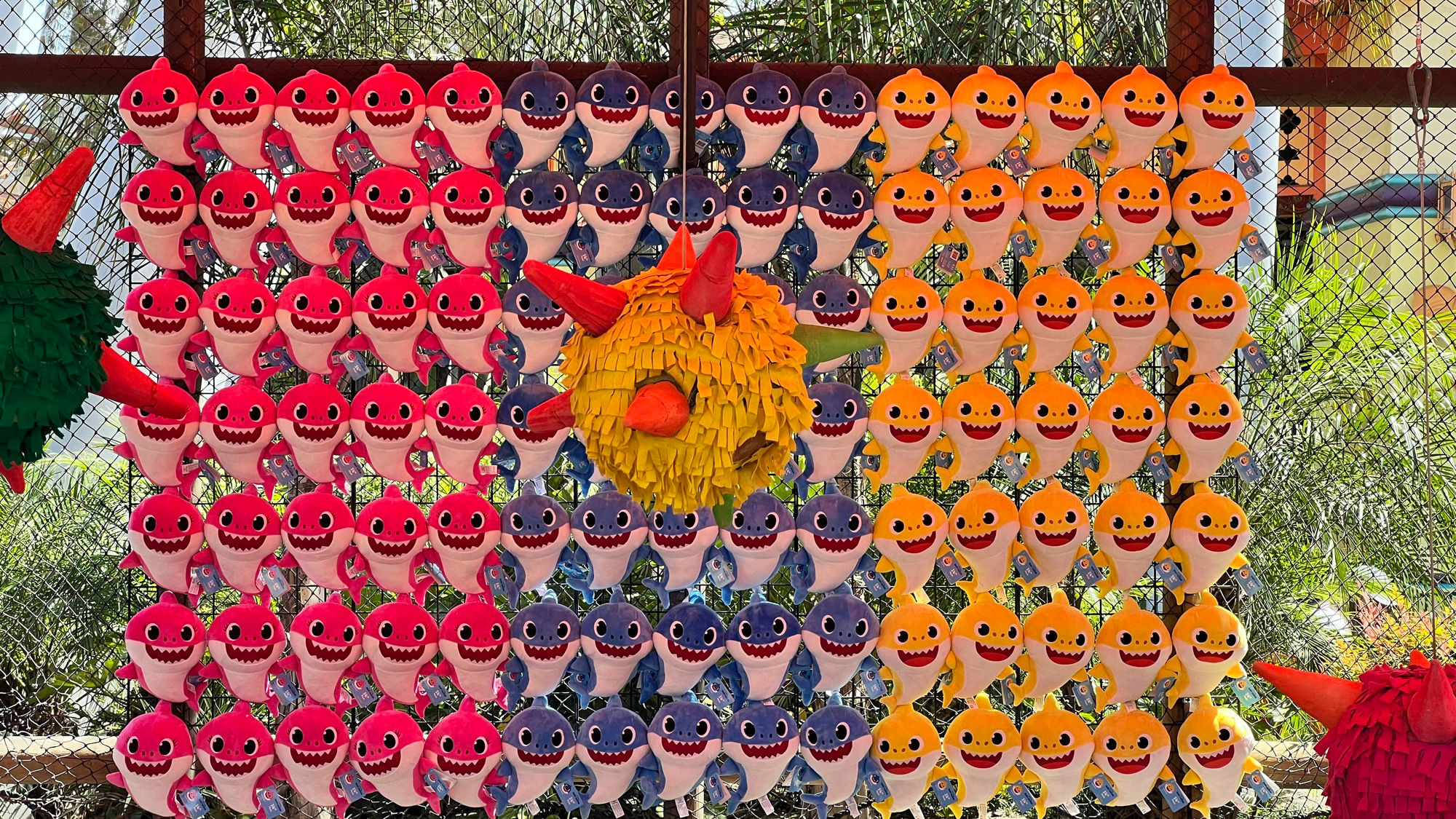 Mucha Pinata Yellow