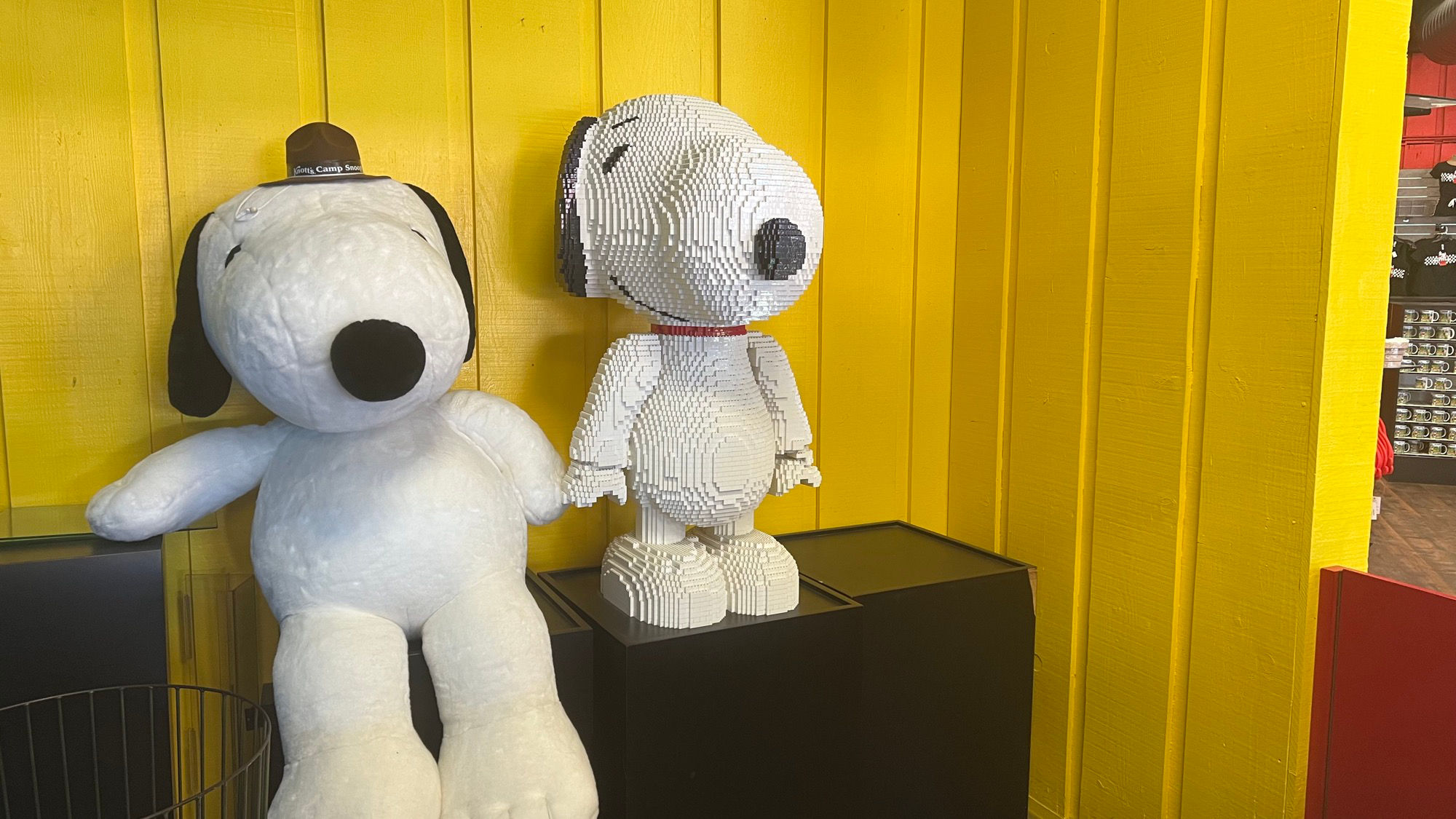 Peanuts Headquarters Snoopy