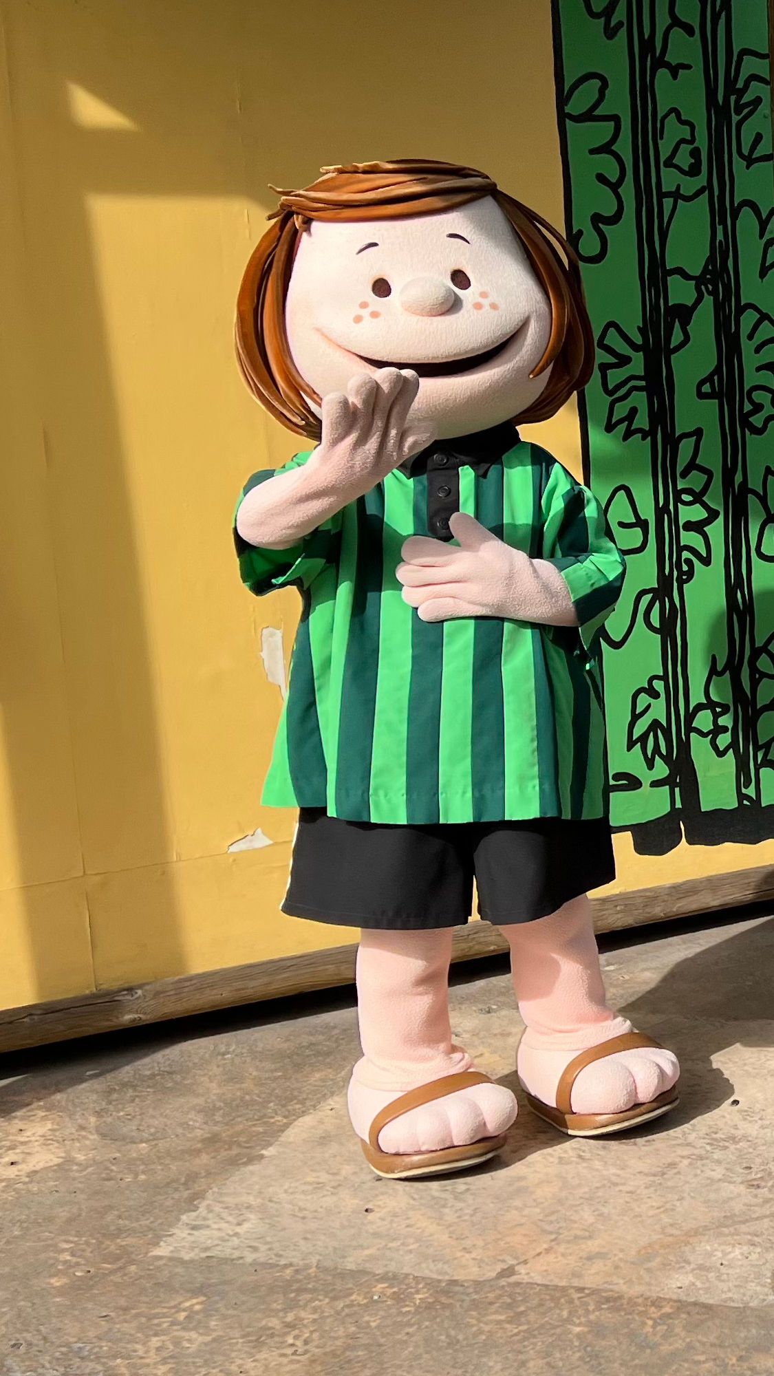 Peppermint Patty Waving Hello