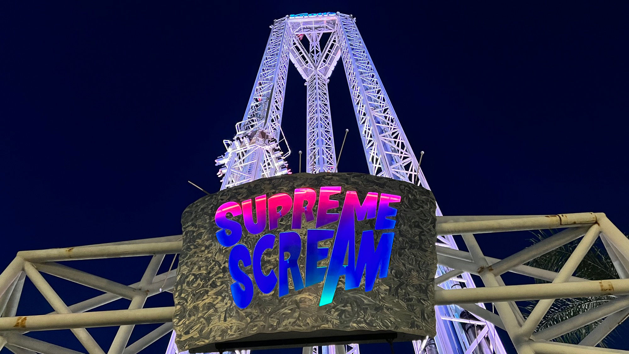 Supreme Scream at Night