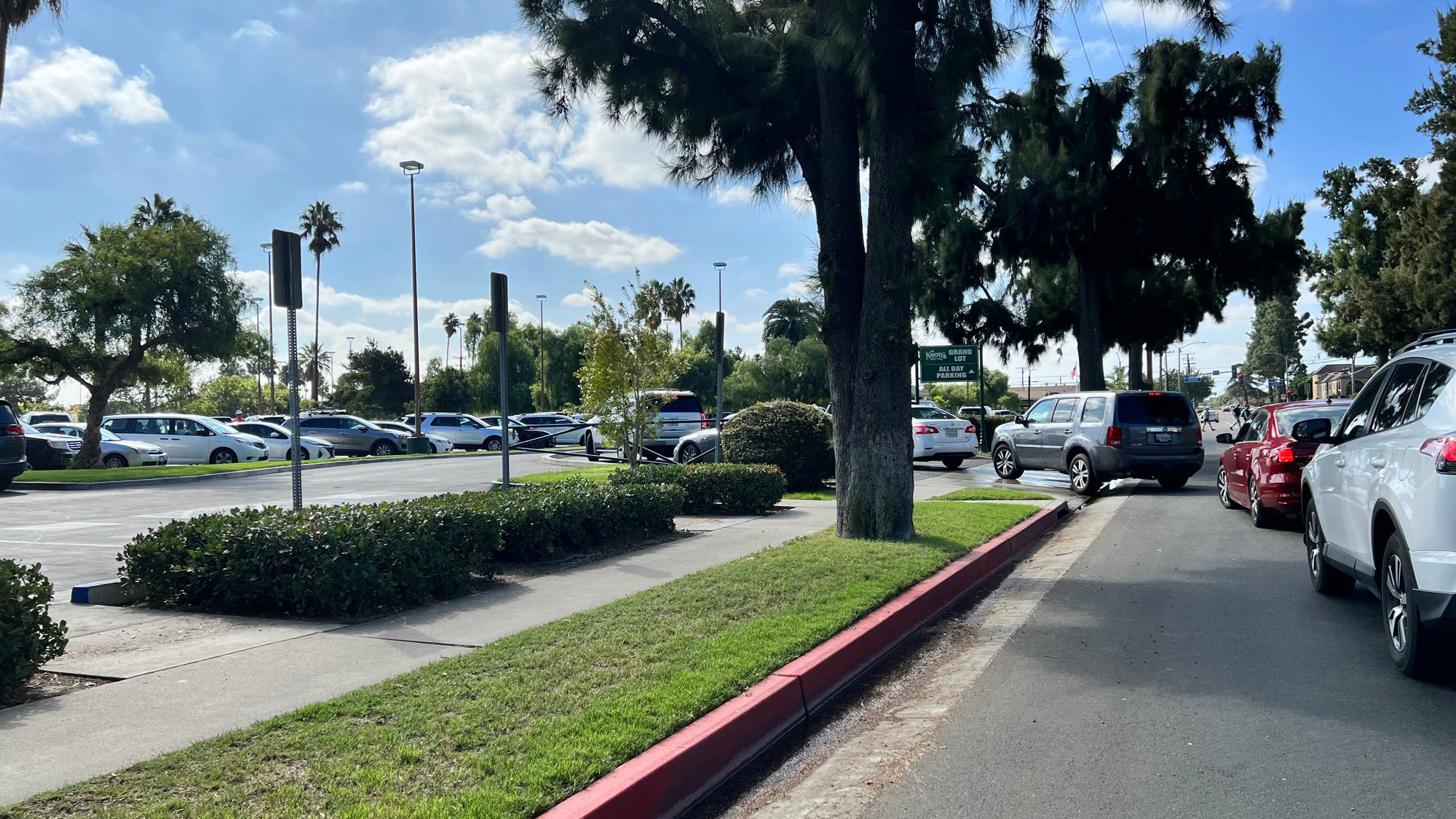 Knott's Berry Farm Grand Lot Entrance