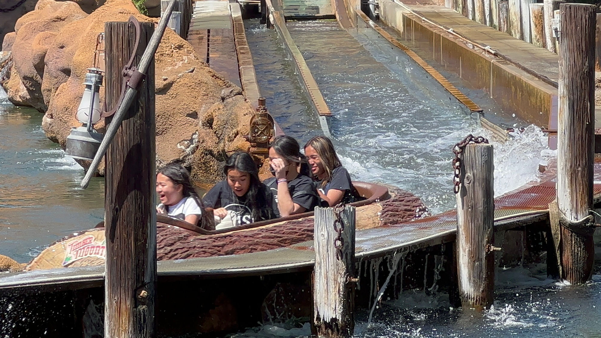 Timber Mountain Log Ride Splash