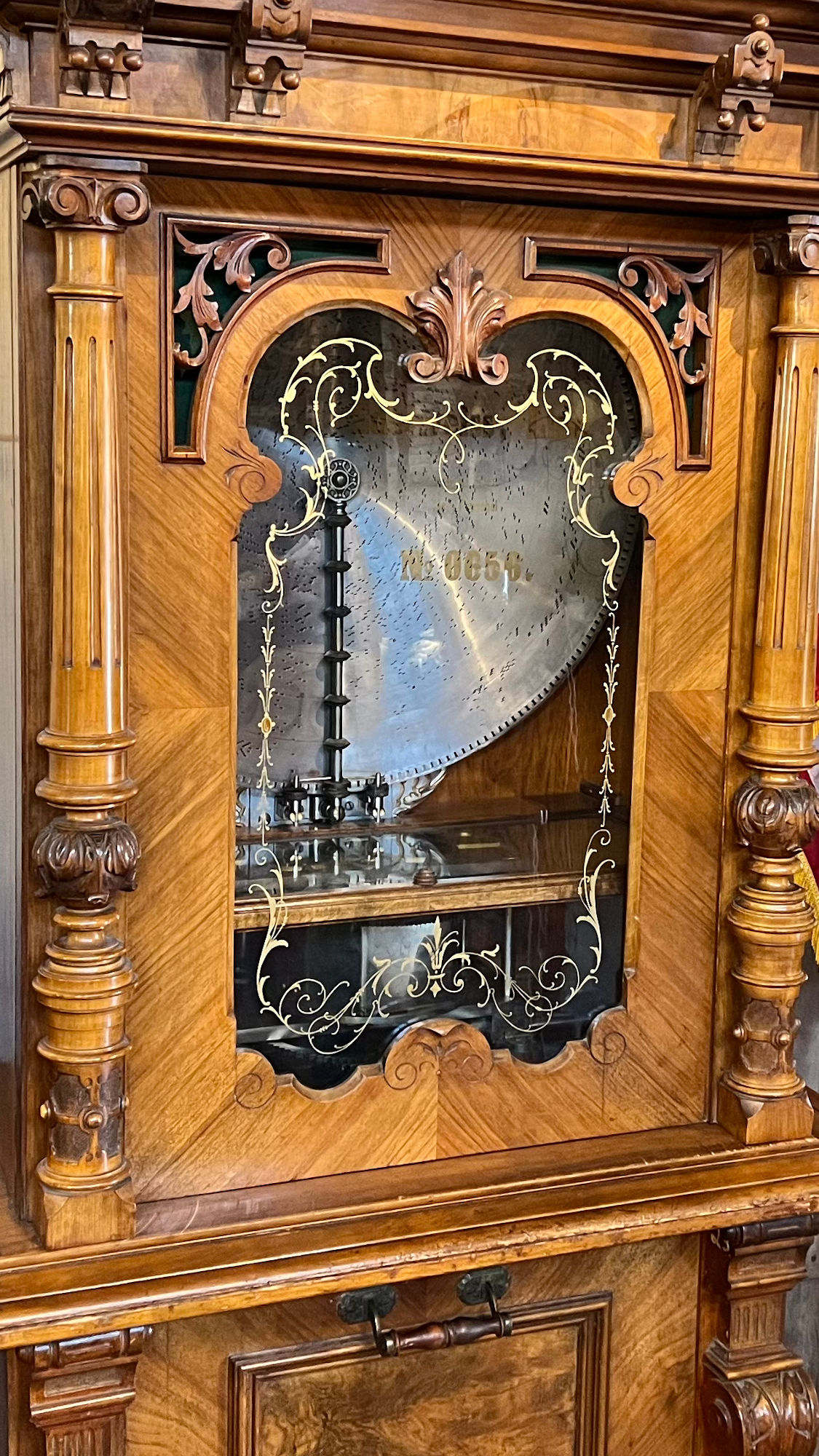 Knott's Berry Farm Polyphon Closeup