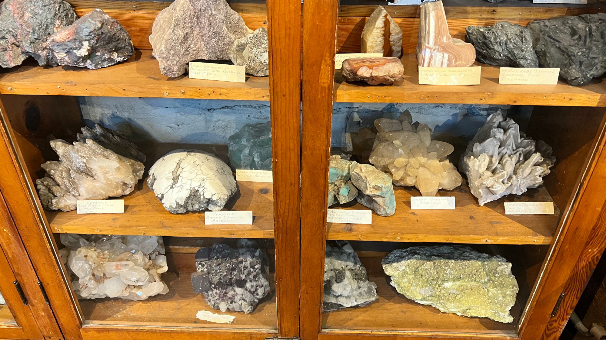 Howlite