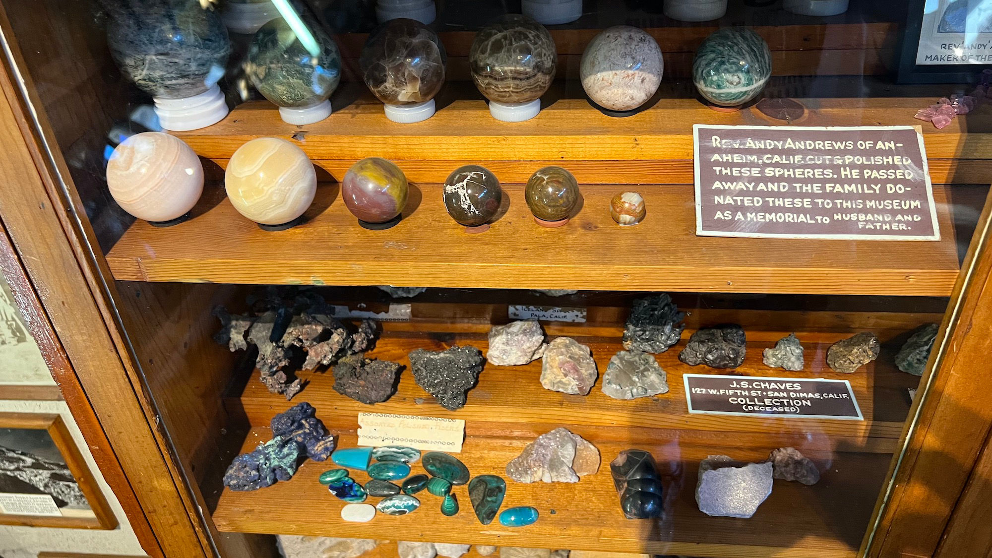 Spheres and Rocks