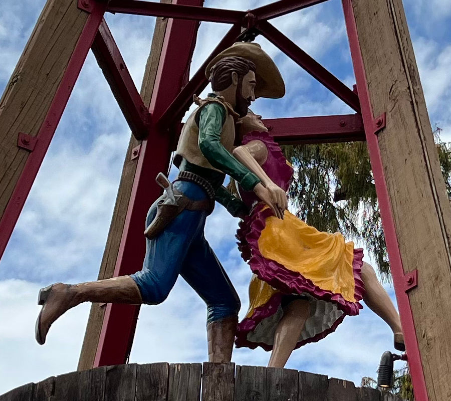 Windmill Dancers