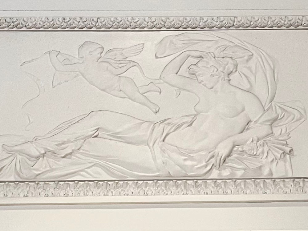 East Room Sopraporte
