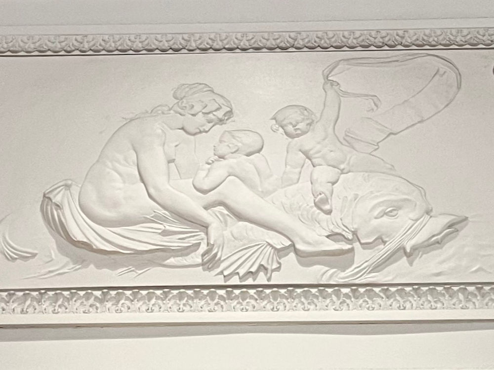 East Room Sopraporte