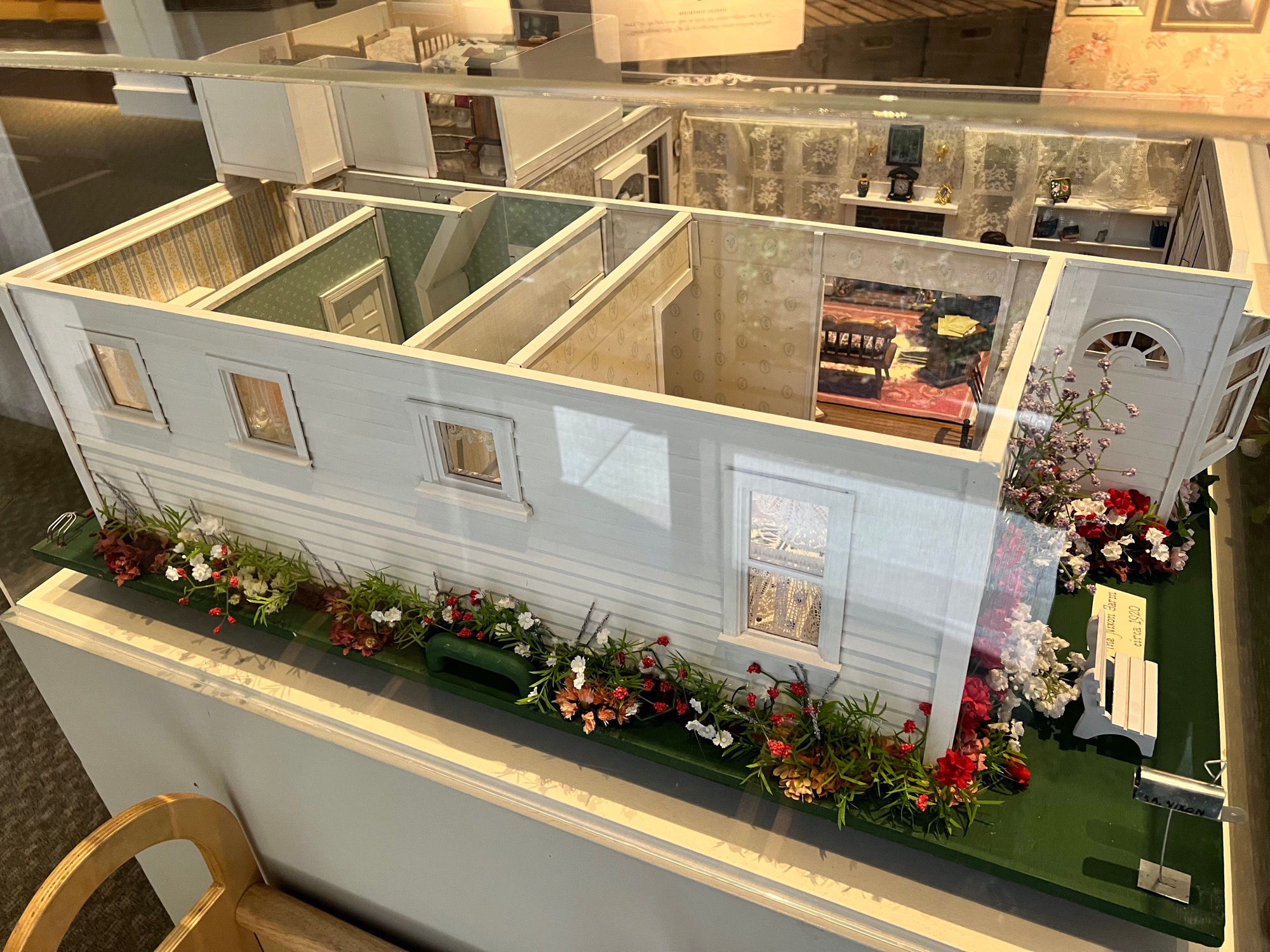 Nixon's Dollhouse Side