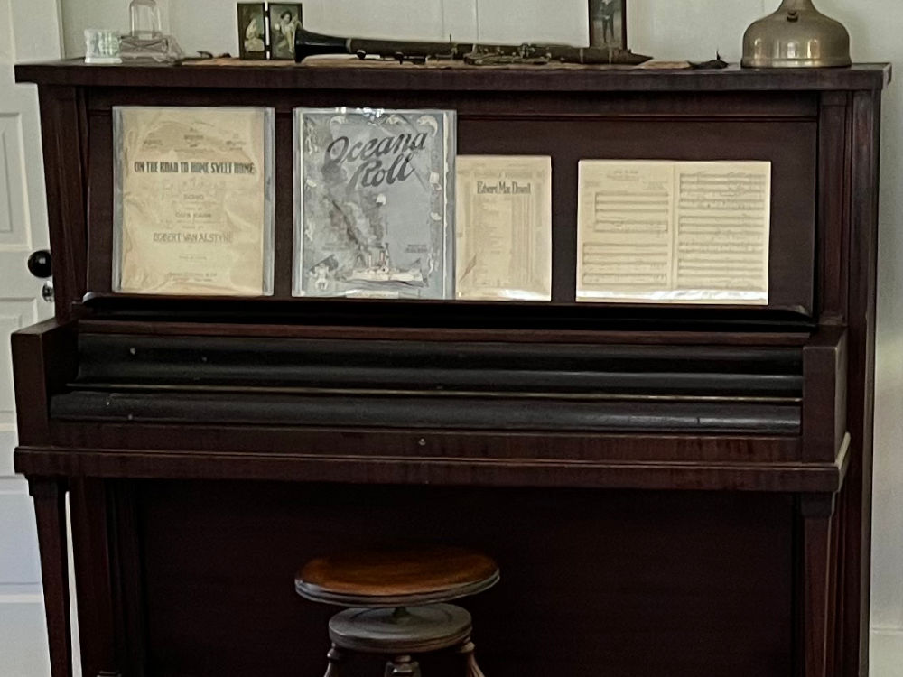 Nixon'sPiano Nixon's Piano