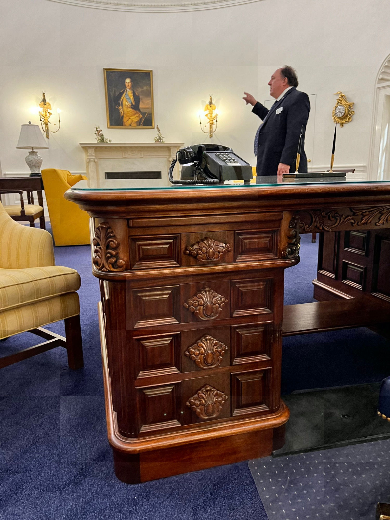 Oval Office Wilson Desk Front
