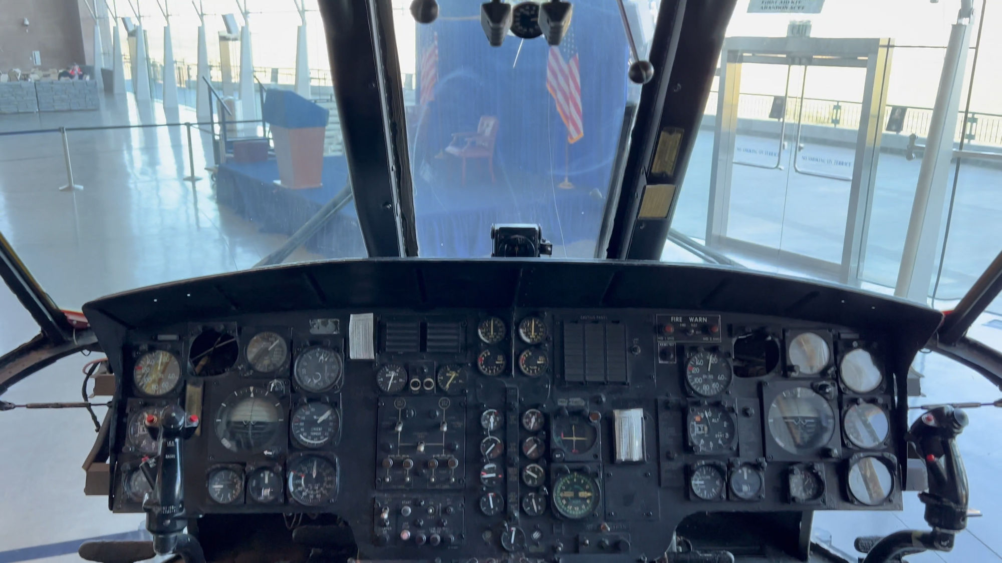 Cockpit Marine One Cockpit
