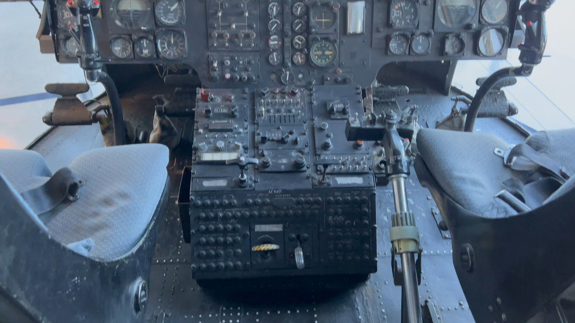 Cockpit Marine One Cockpit