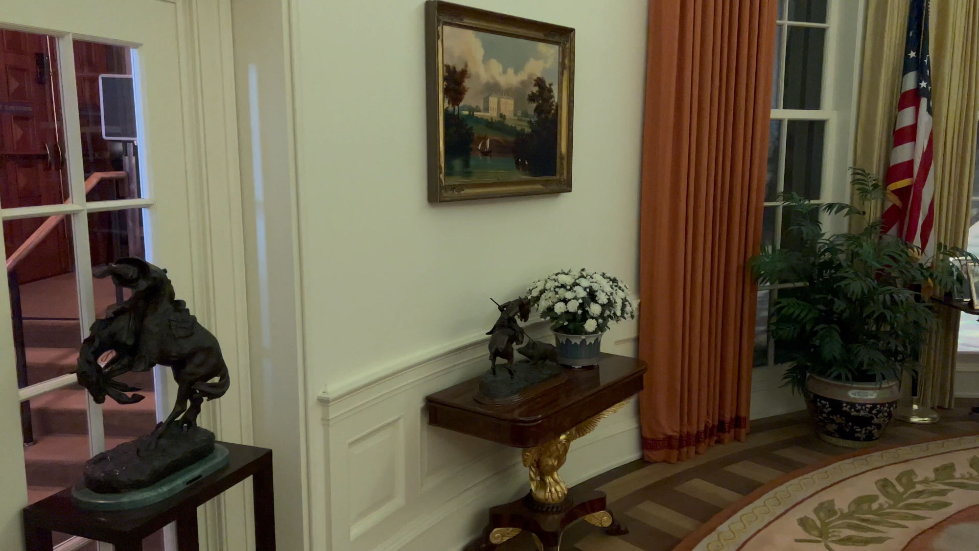 Oval Office Replica