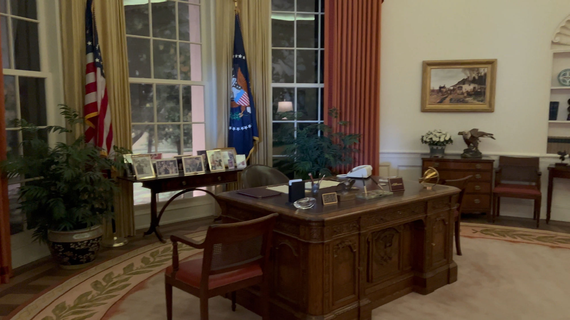 Oval Office Replica