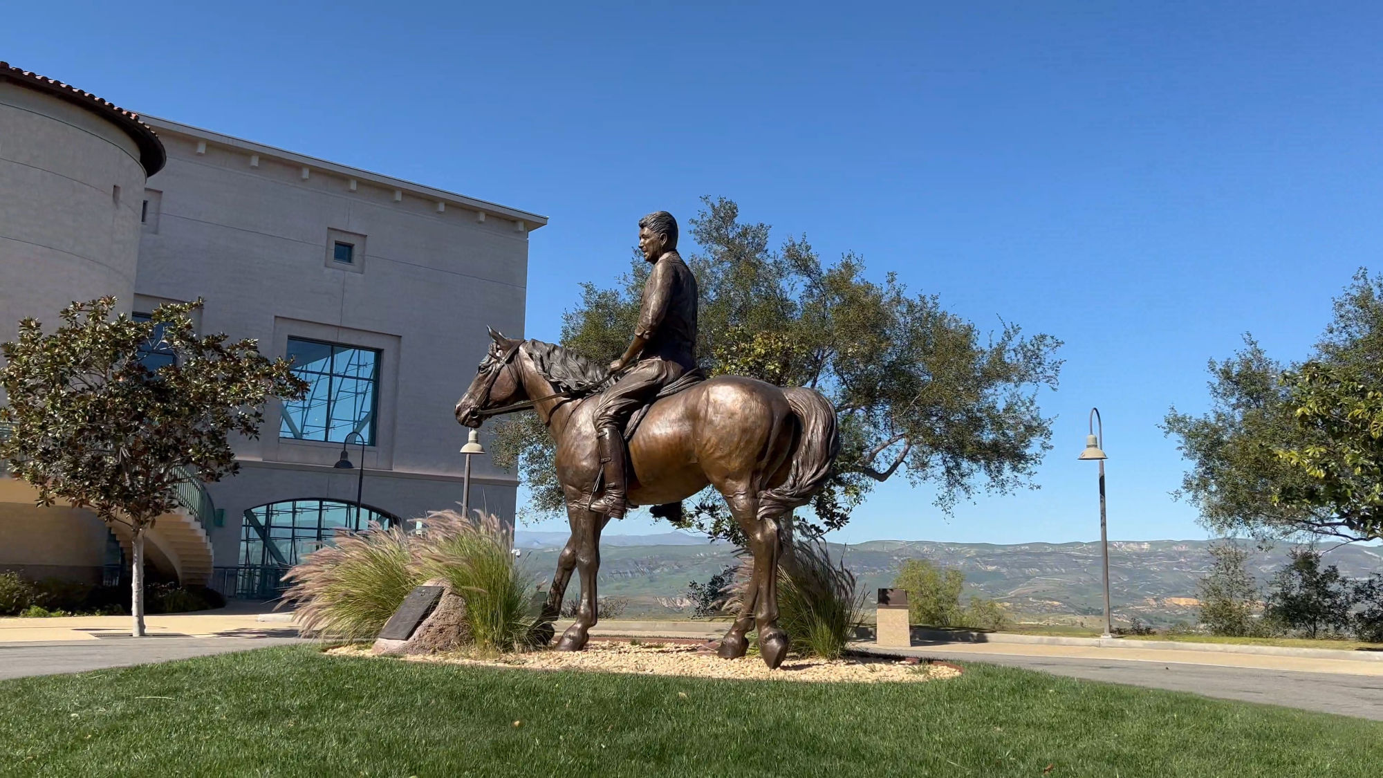 Ronald Reagan Along the Trail Statue