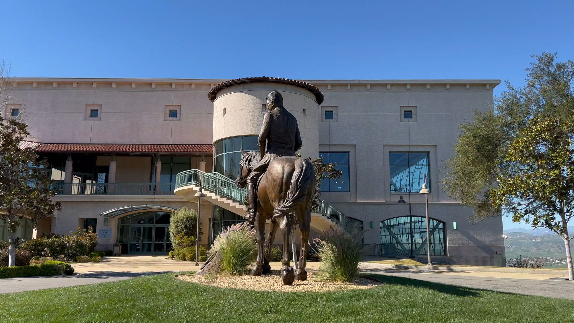 Ronald Reagan Along the Trail Statue