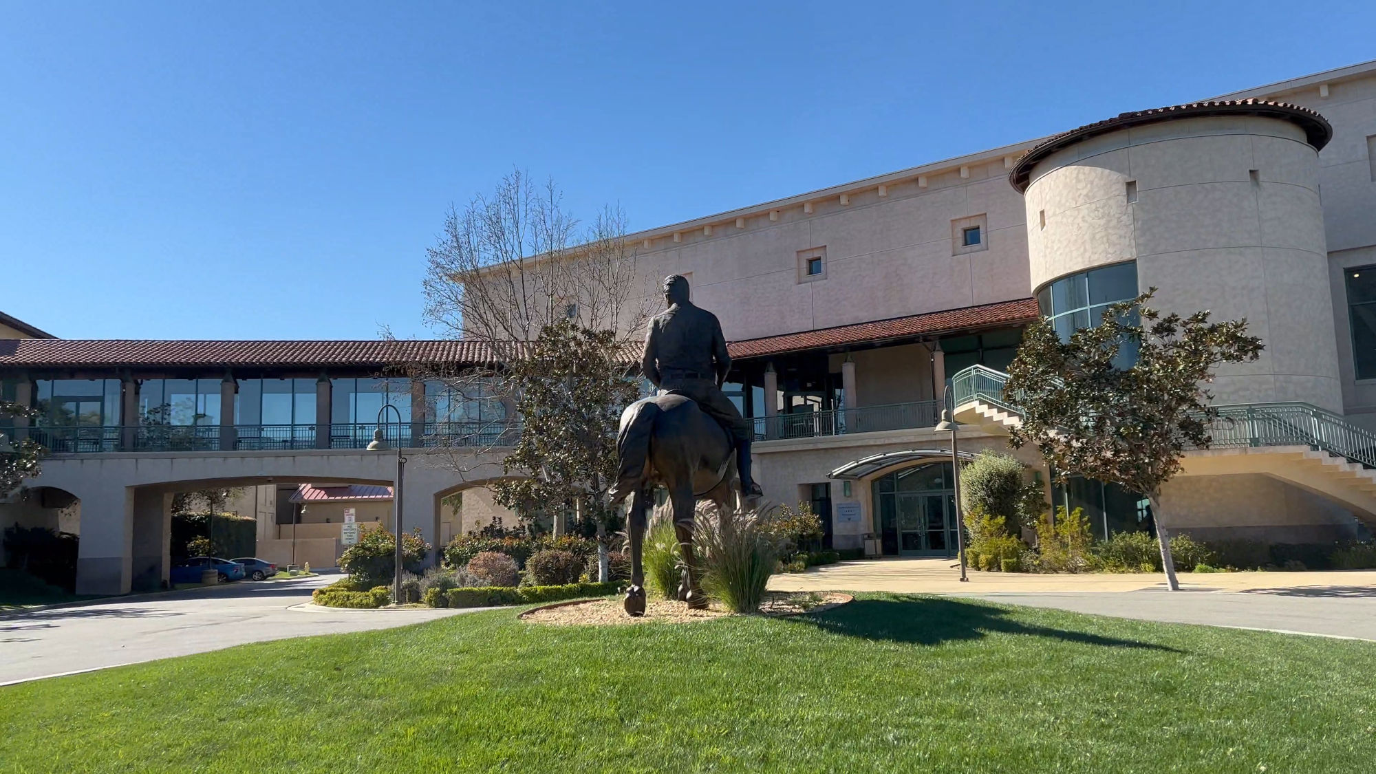 Ronald Reagan Along the Trail Statue