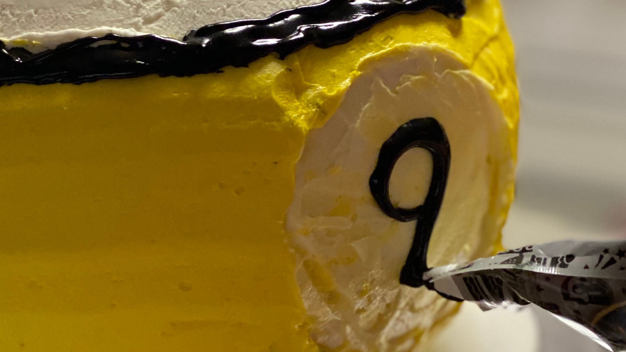 9 Ball Cake