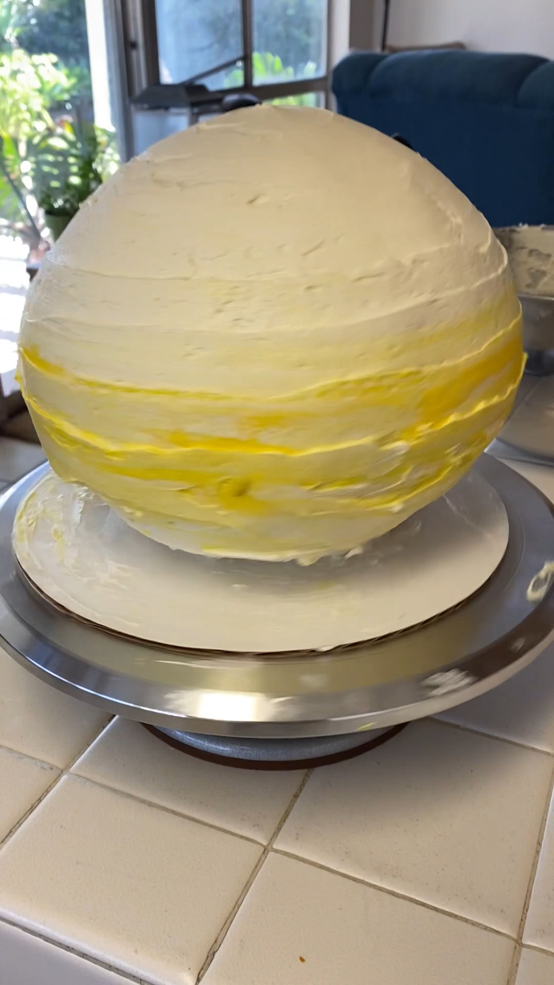 9-ball Cake Smooth the Icing