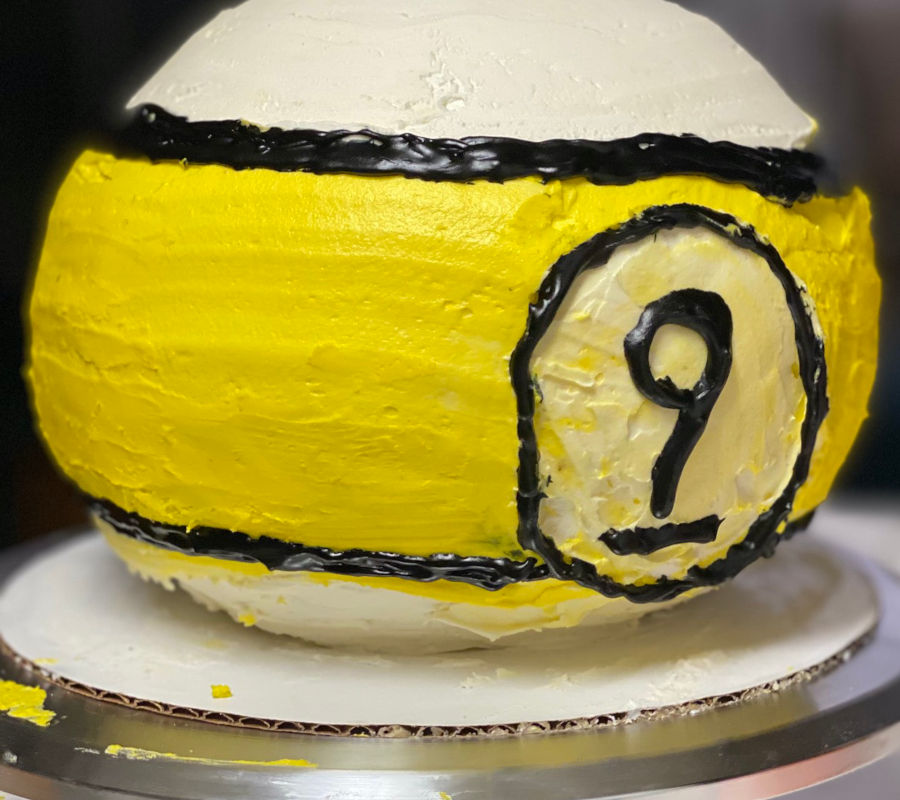 9 Ball Cake