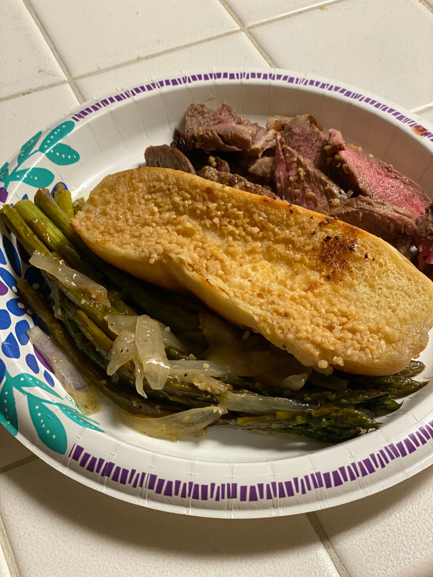 Asparagus with Steak and Garlic Bread