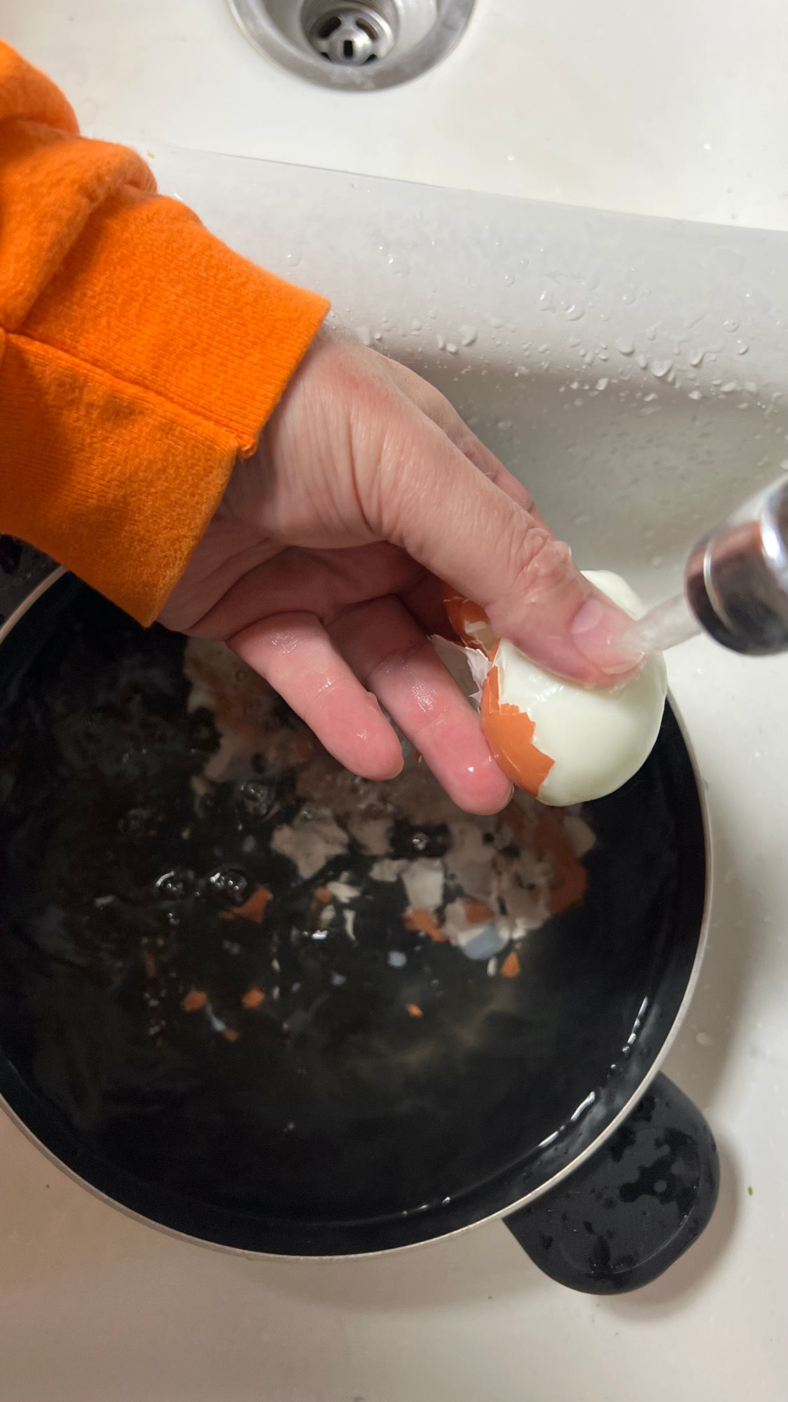 Hard Boiled Eggs Peel Under Running Water
