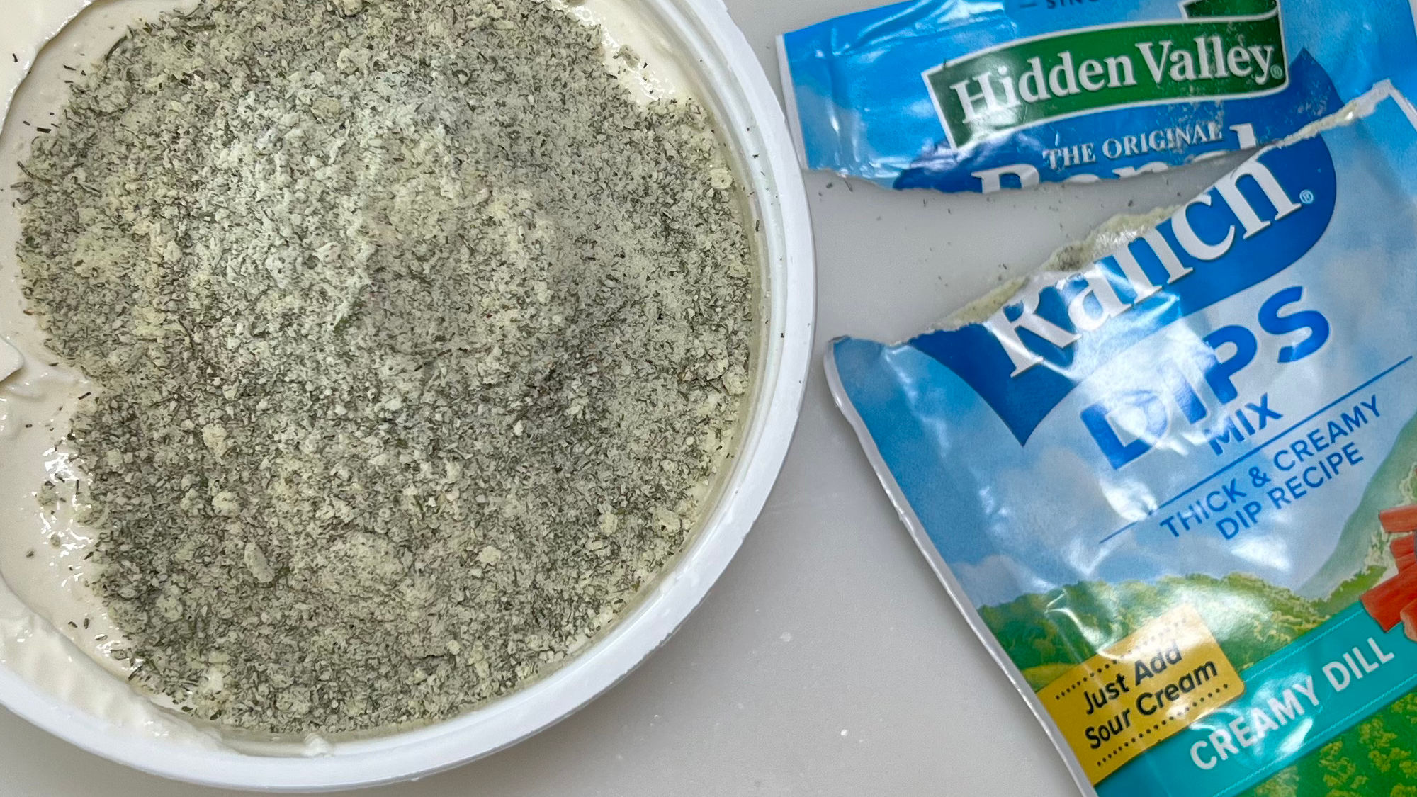Hidden Valley Creamy Dill Sour Cream