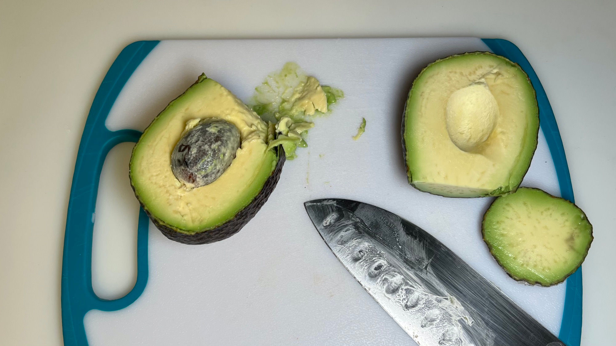Twist Apart Slice an Avocado Twist Apart