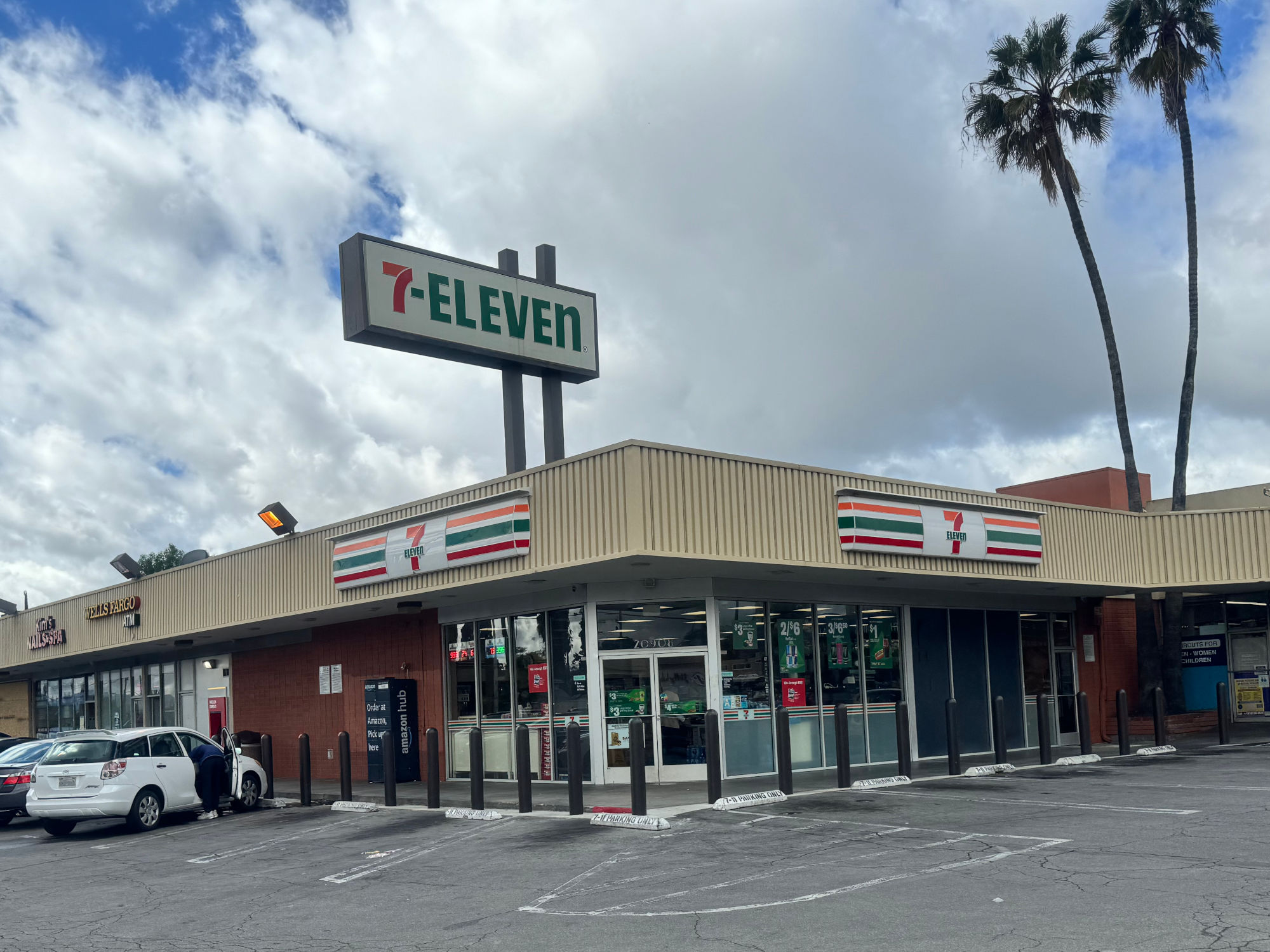 7-Eleven Canoga Park
