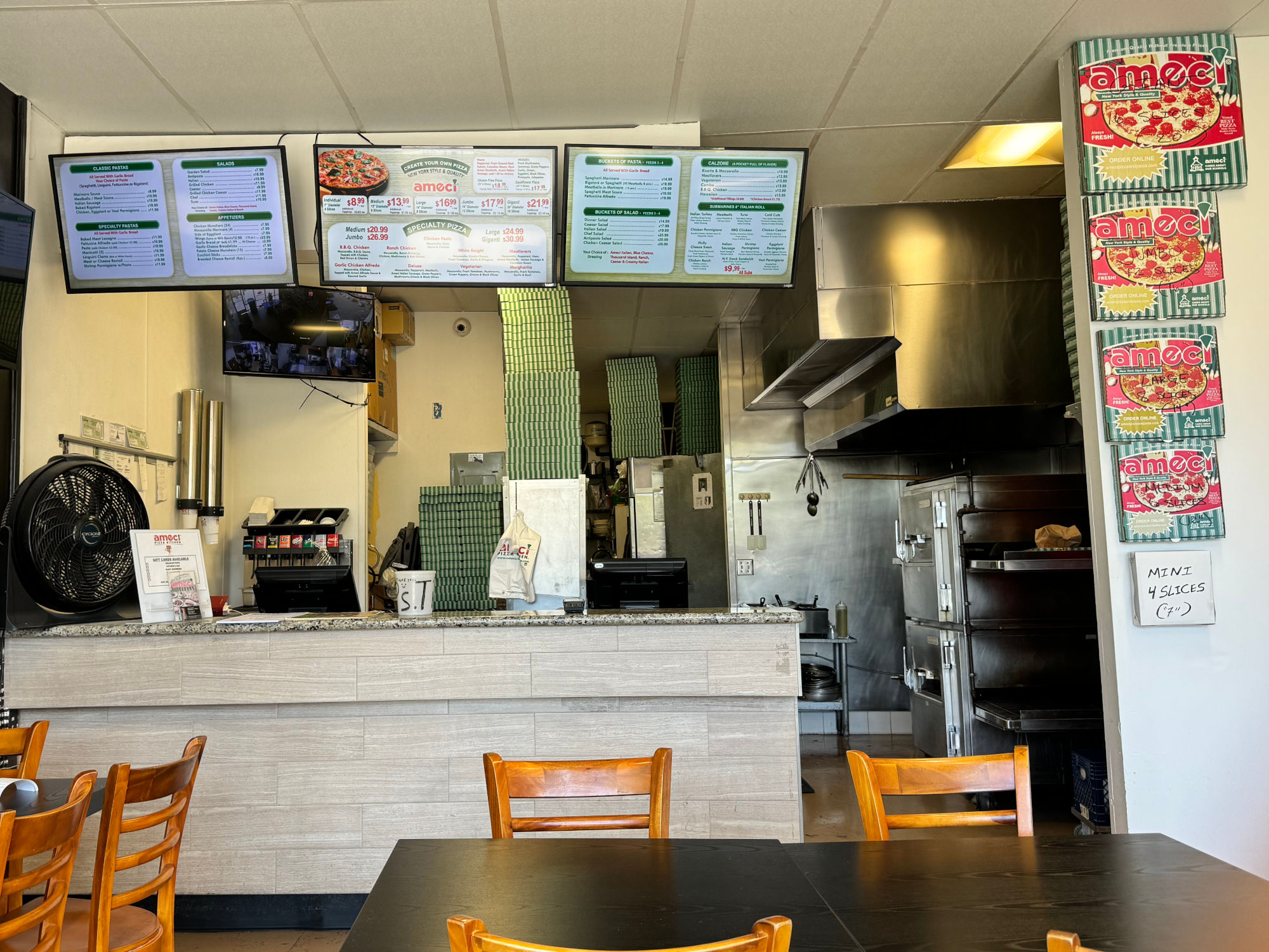 Ameci Pizza Counter