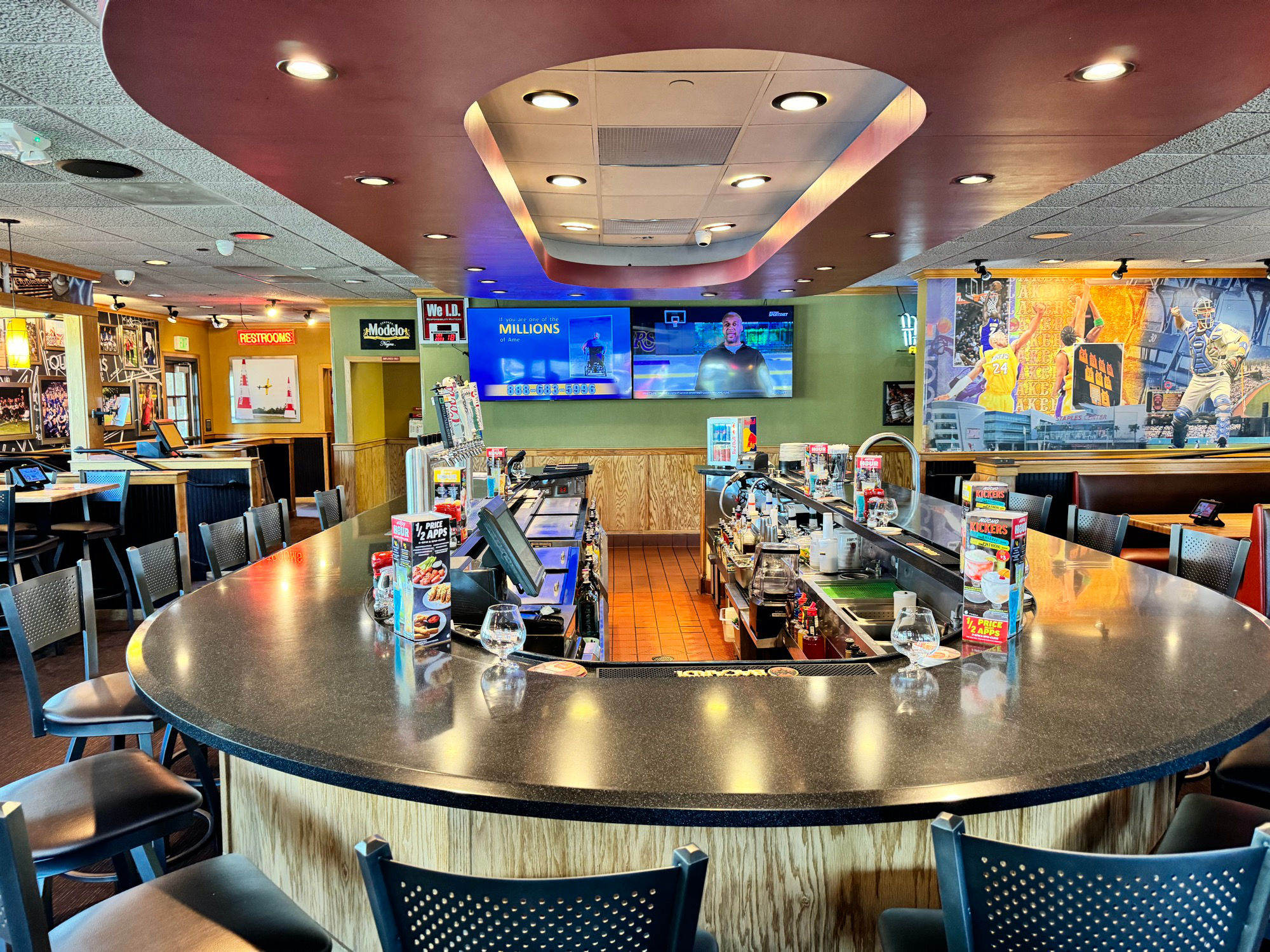Applebee's Bar Area