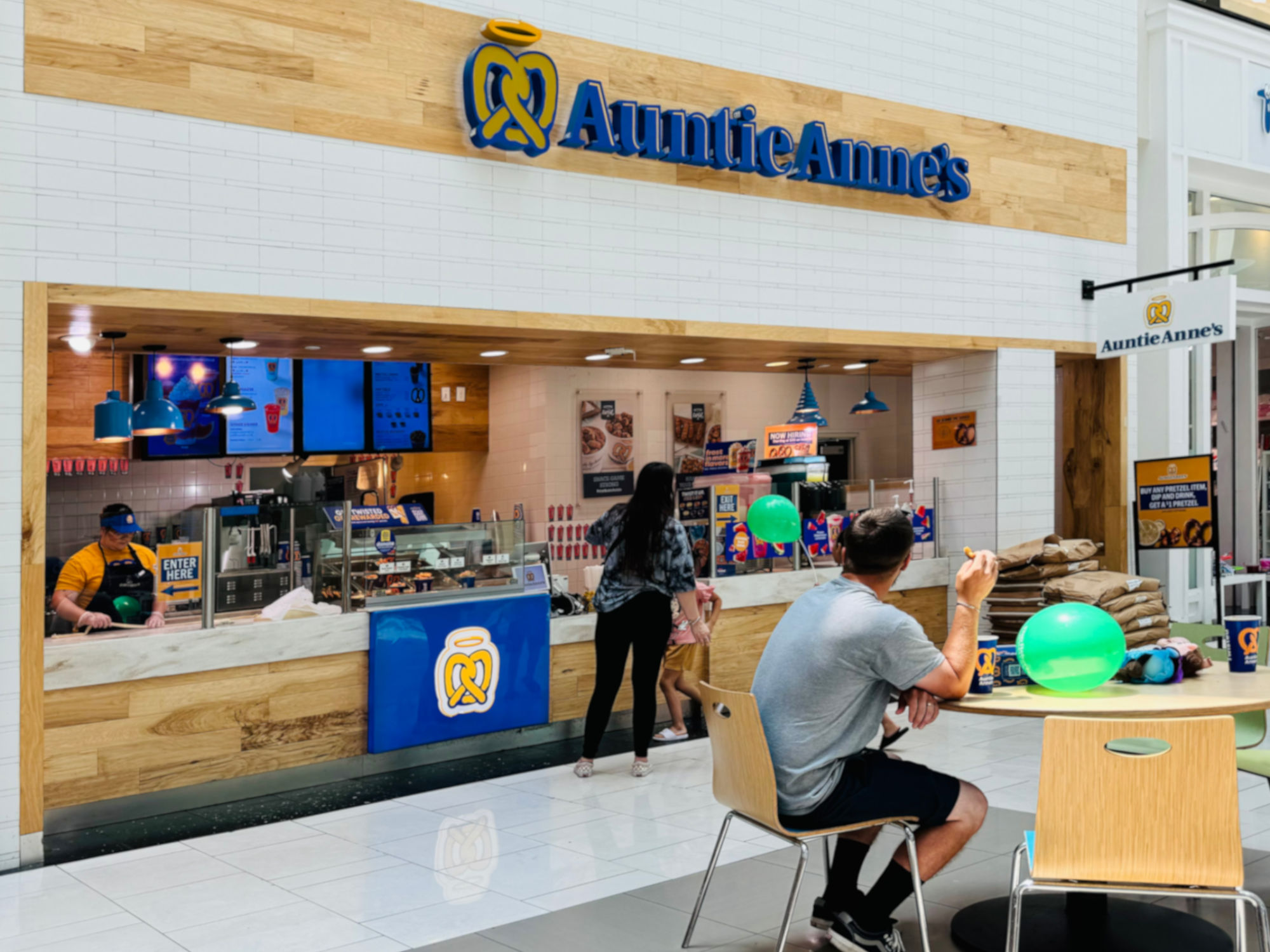 Northridge Mall, California Auntie Anne's Northridge Mall Level 1