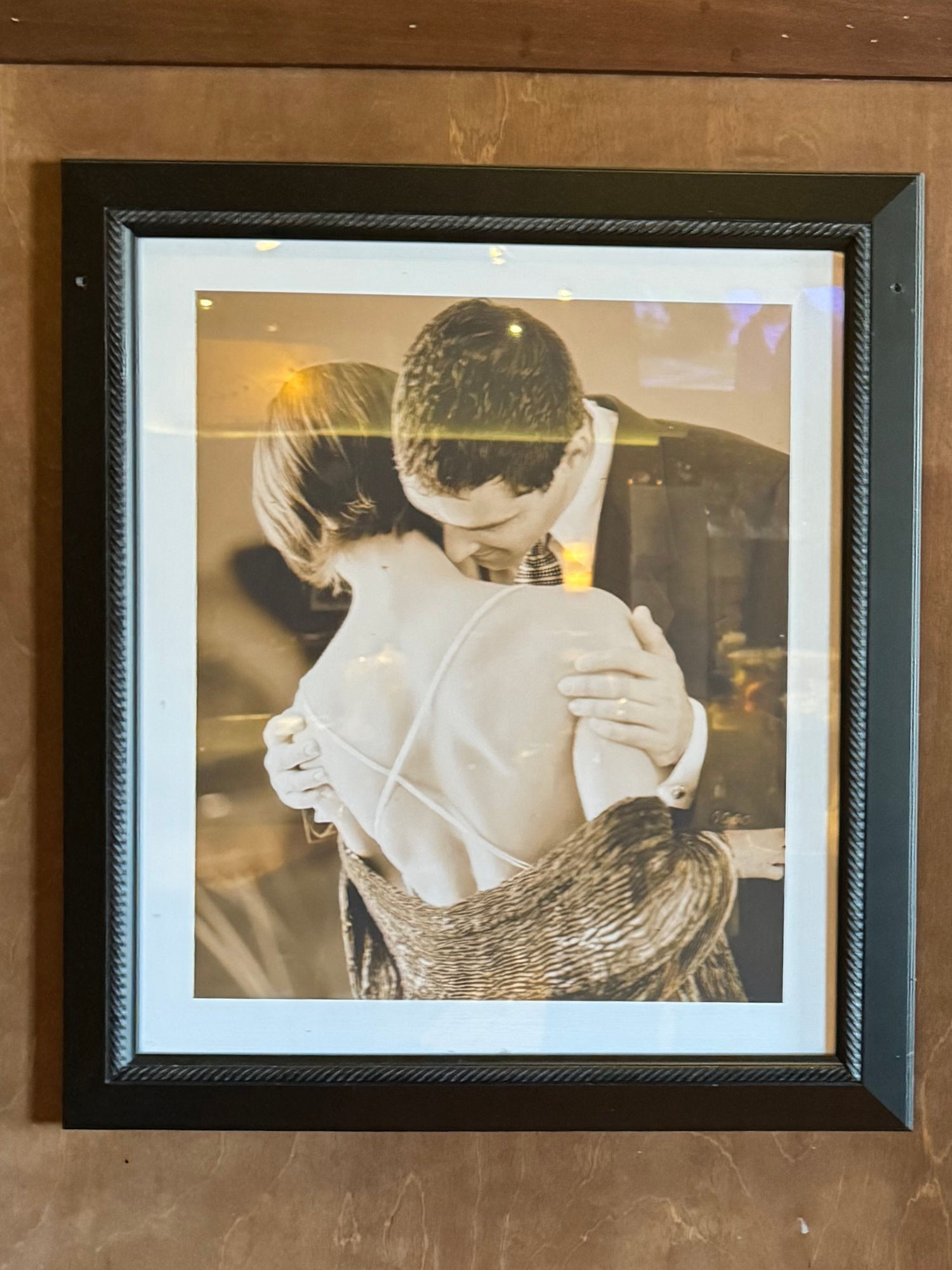 Bar Louie Decor Dance