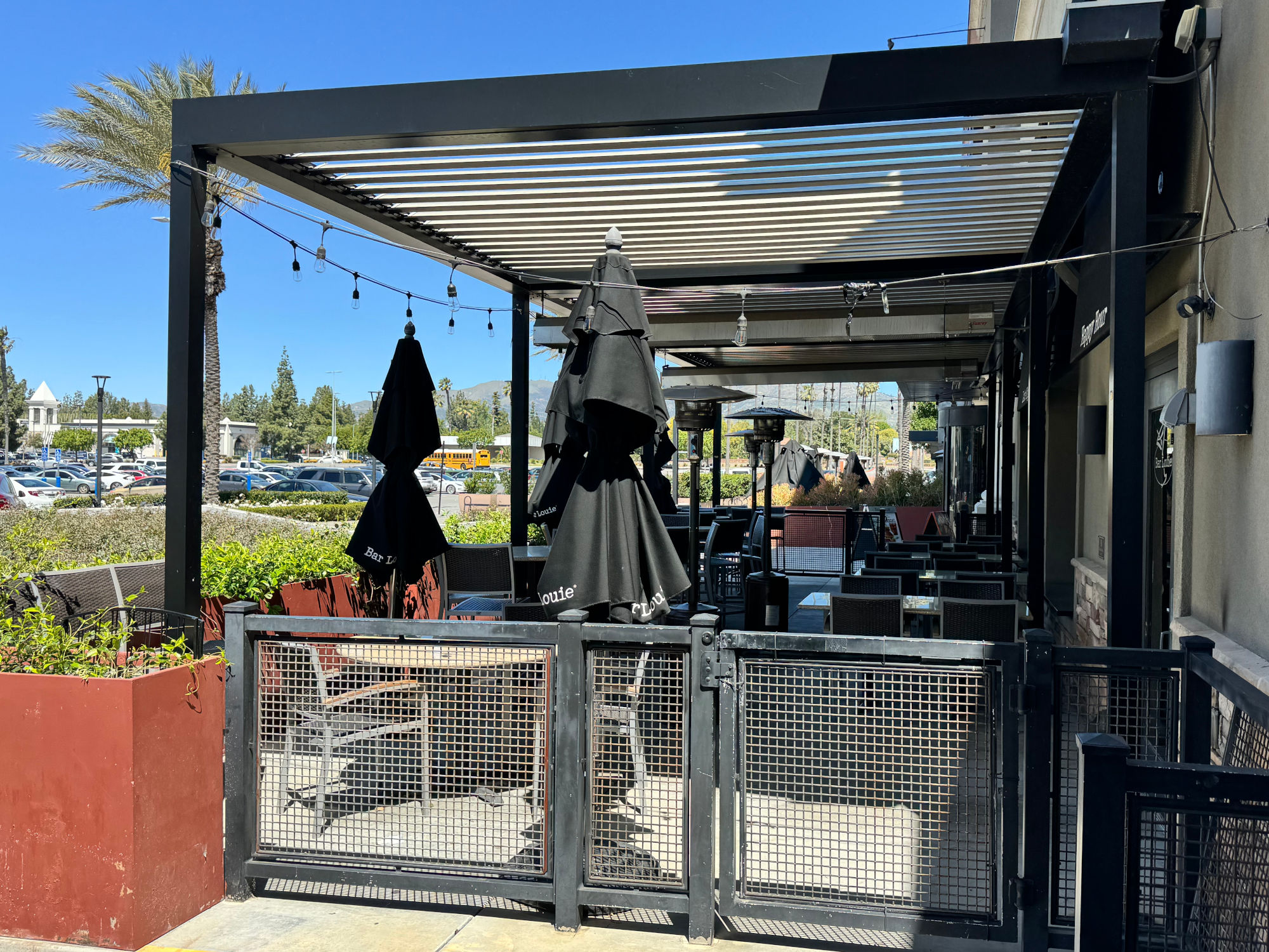 Bar Louie Patio