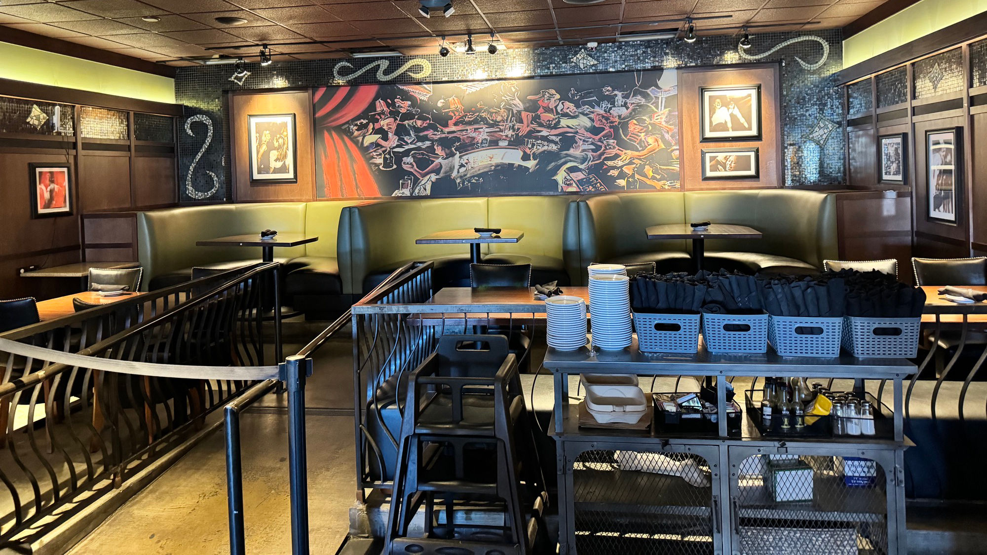 Bar Louie Ropped Off