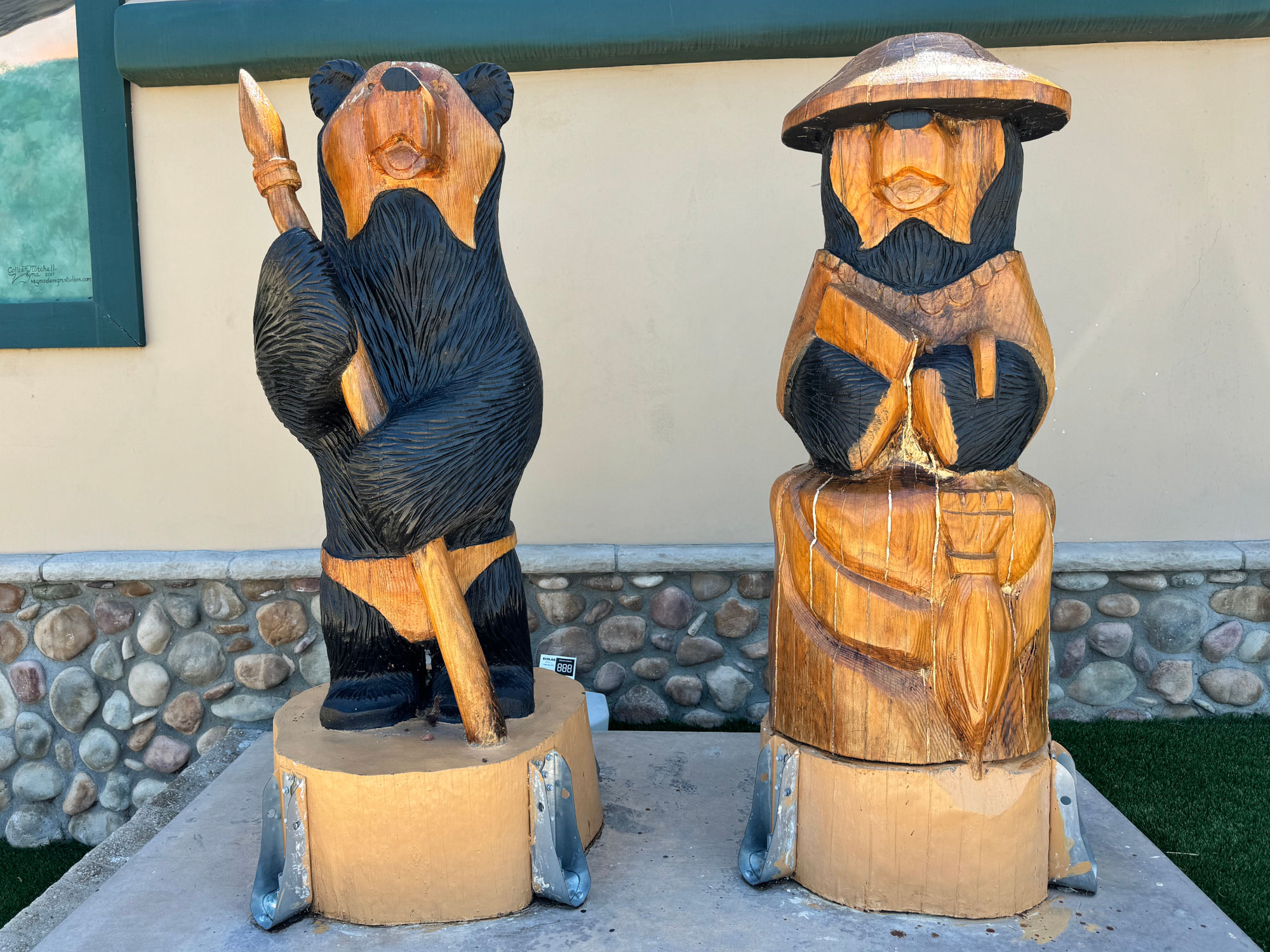 Carved Bears Black Bear Diner Carved Bears